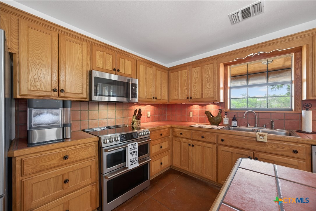 1077 Burdette Wells Road