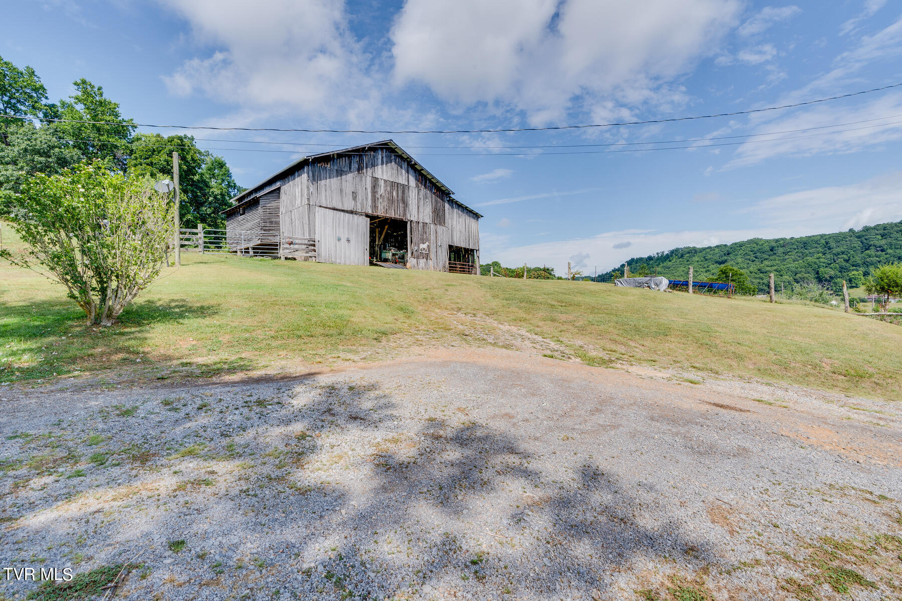 422 Looneys Gap Road