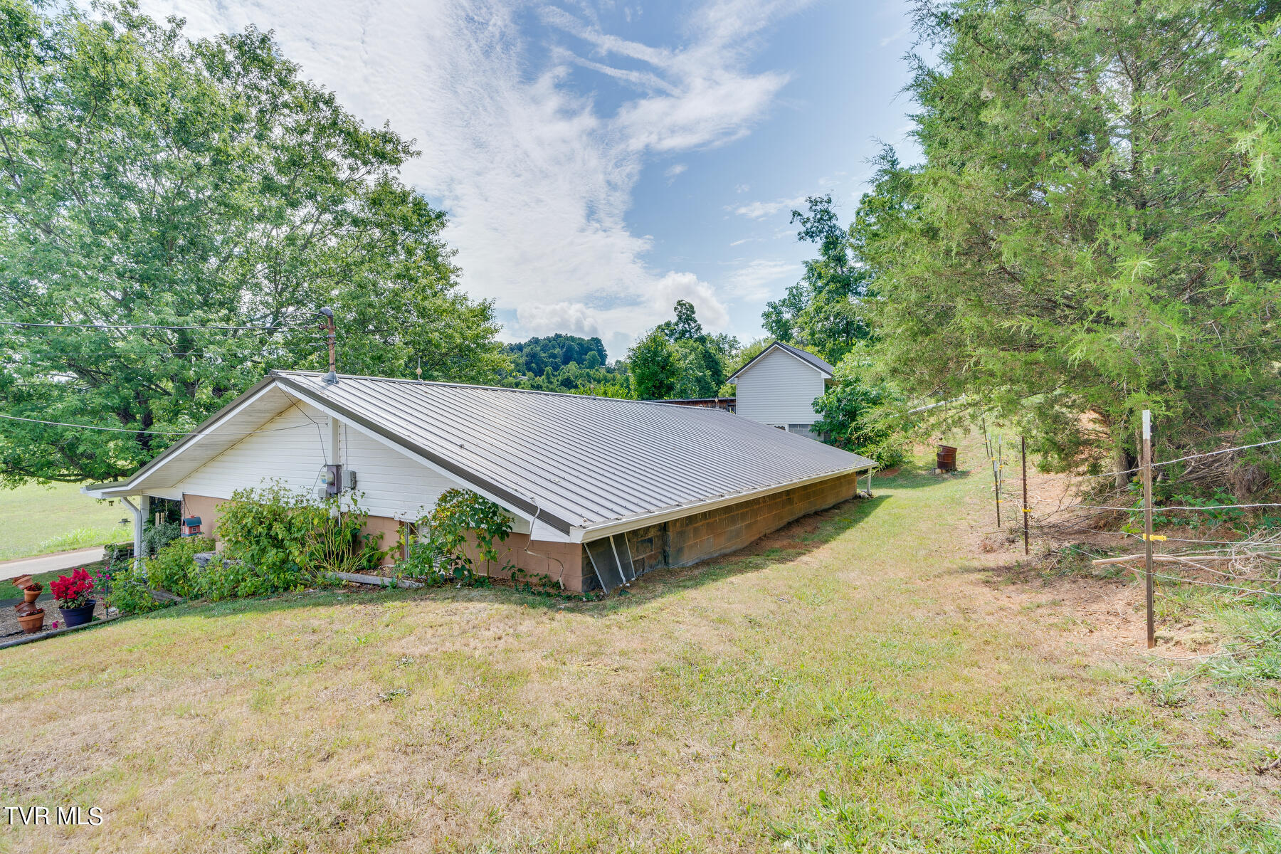 422 Looneys Gap Road