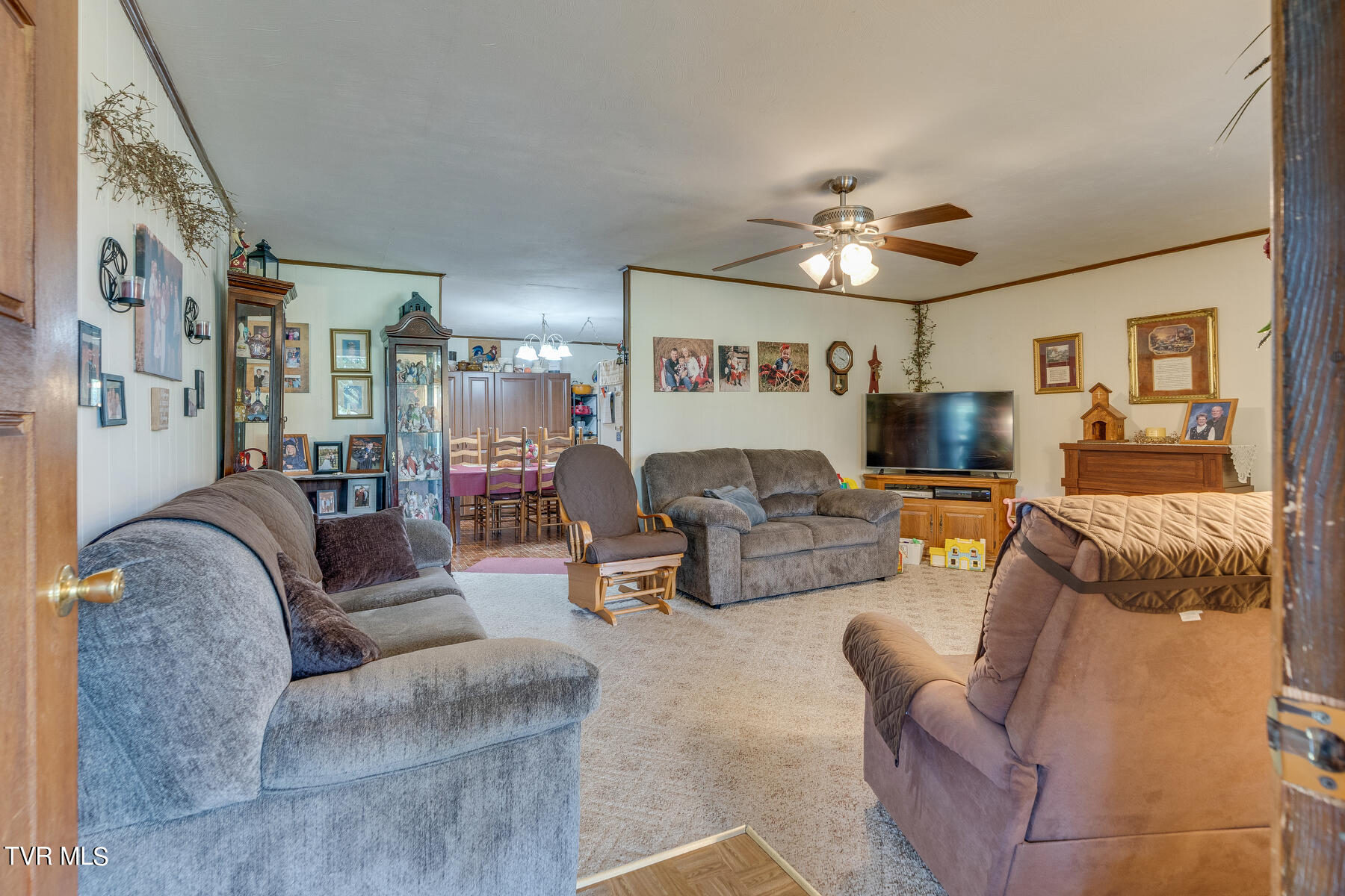 422 Looneys Gap Road