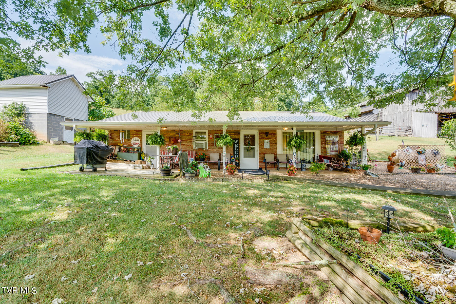 422 Looneys Gap Road