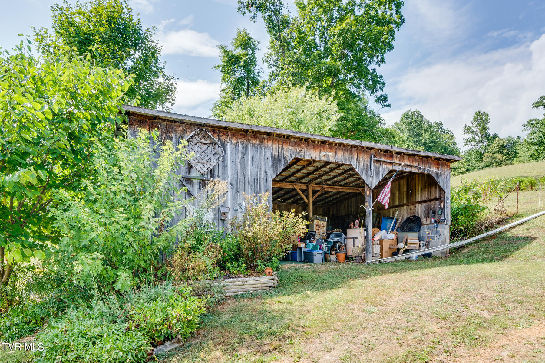 422 Looneys Gap Road