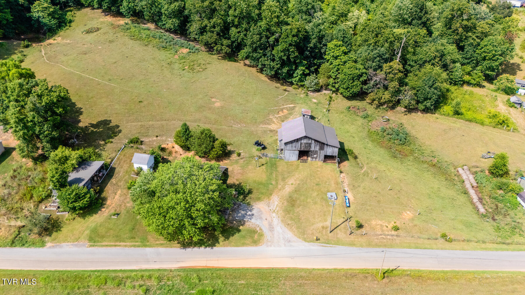 422 Looneys Gap Road