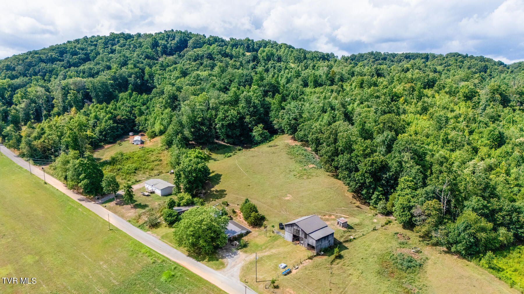 422 Looneys Gap Road