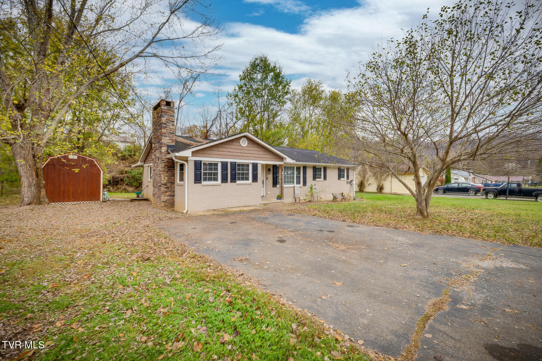 108 Meadowbrook Street