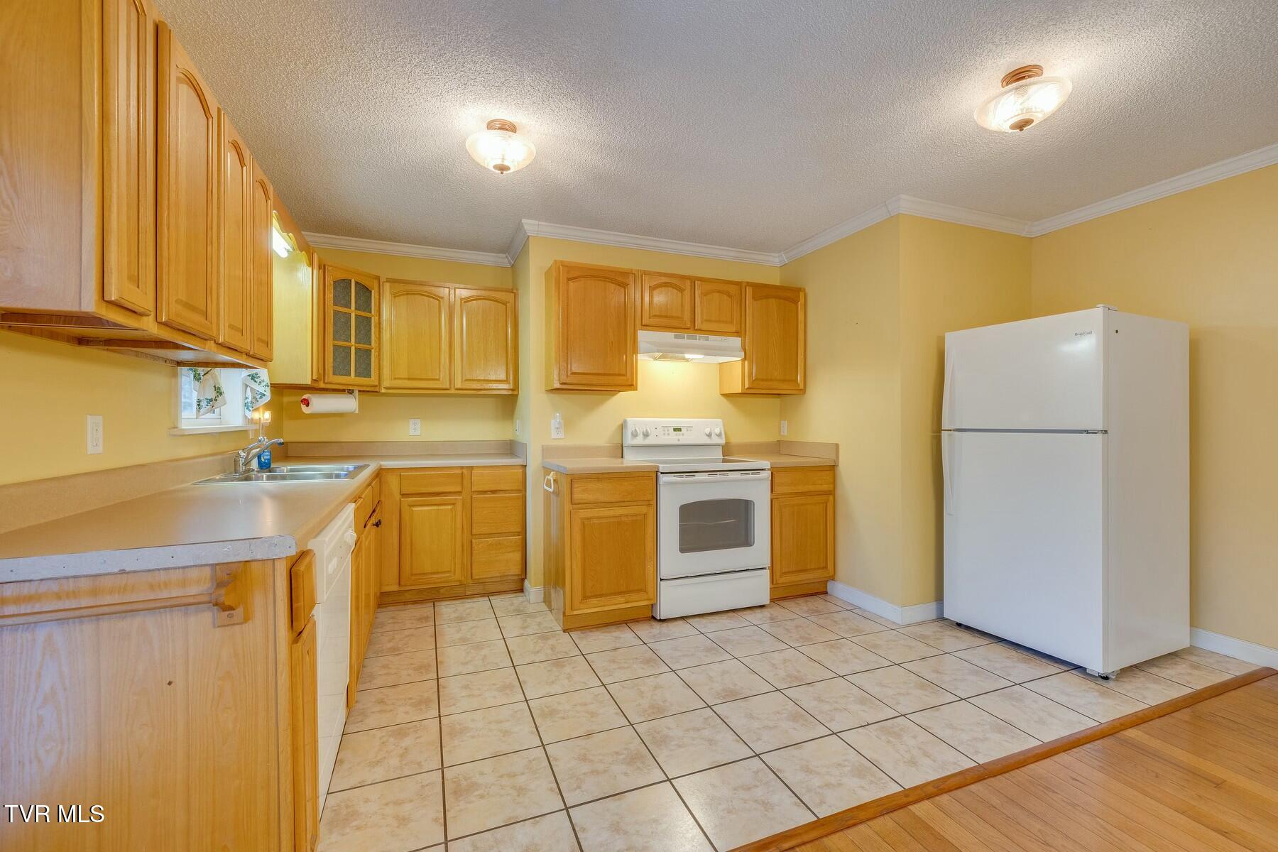 2566 Bob Little Road