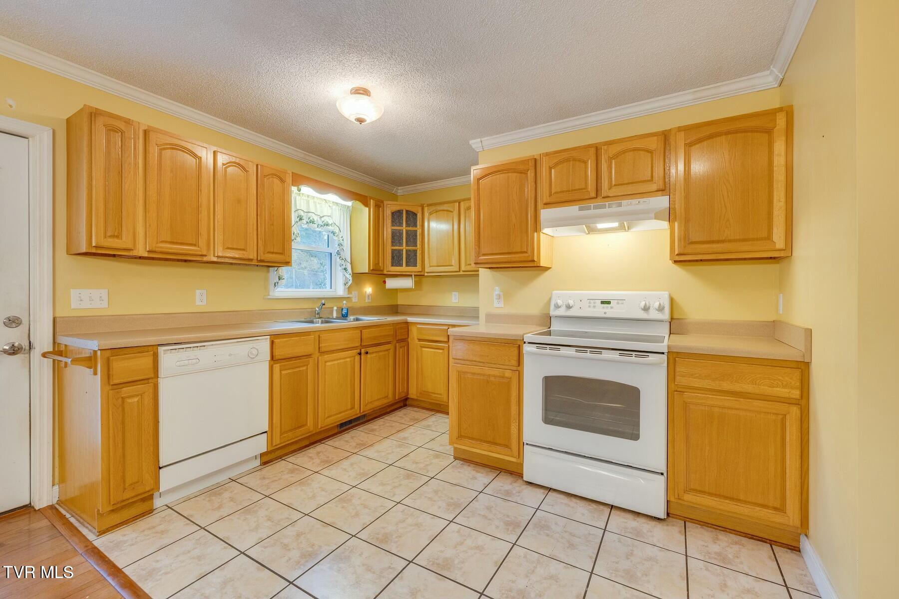 2566 Bob Little Road