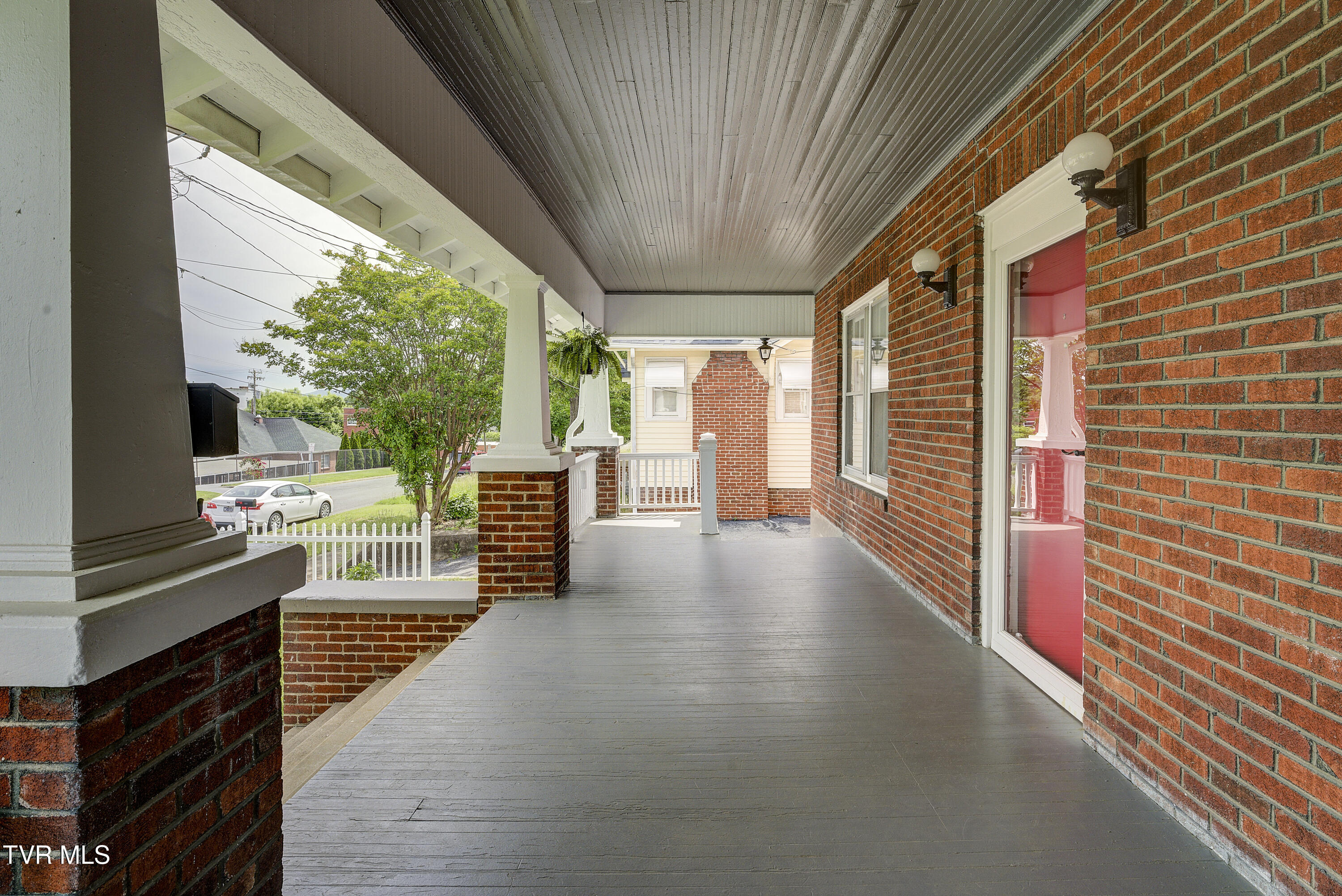 110 East I Street