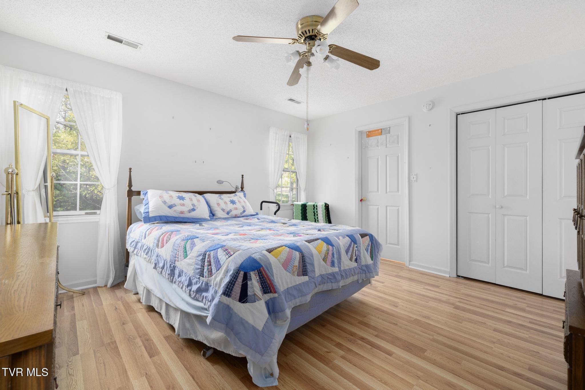 1725 West Lakeview Drive 31