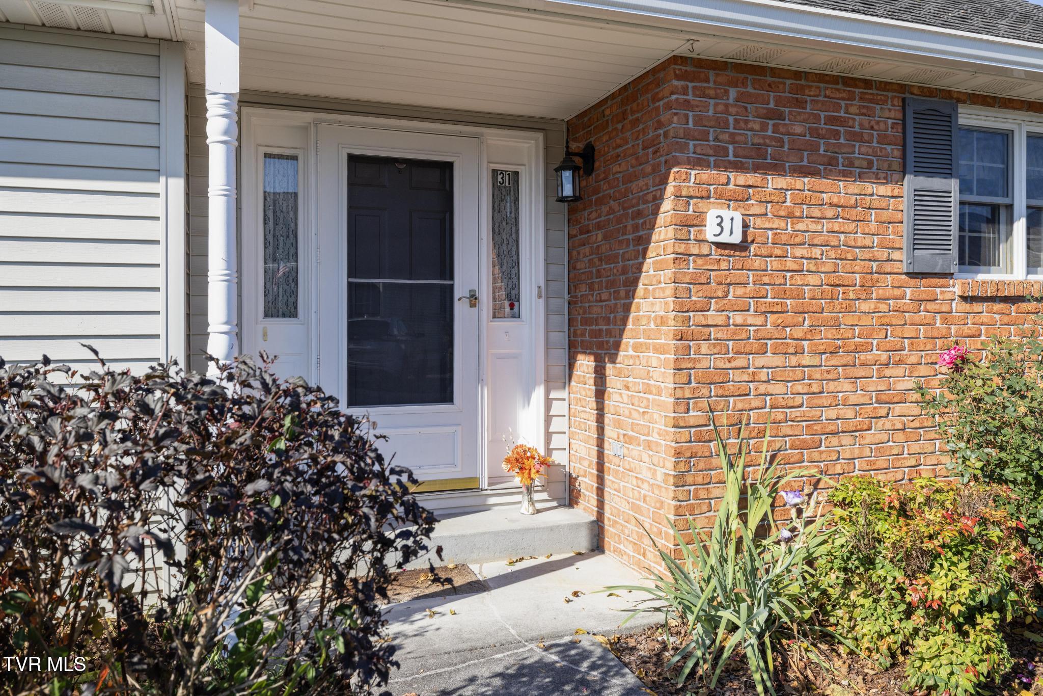 1725 West Lakeview Drive 31