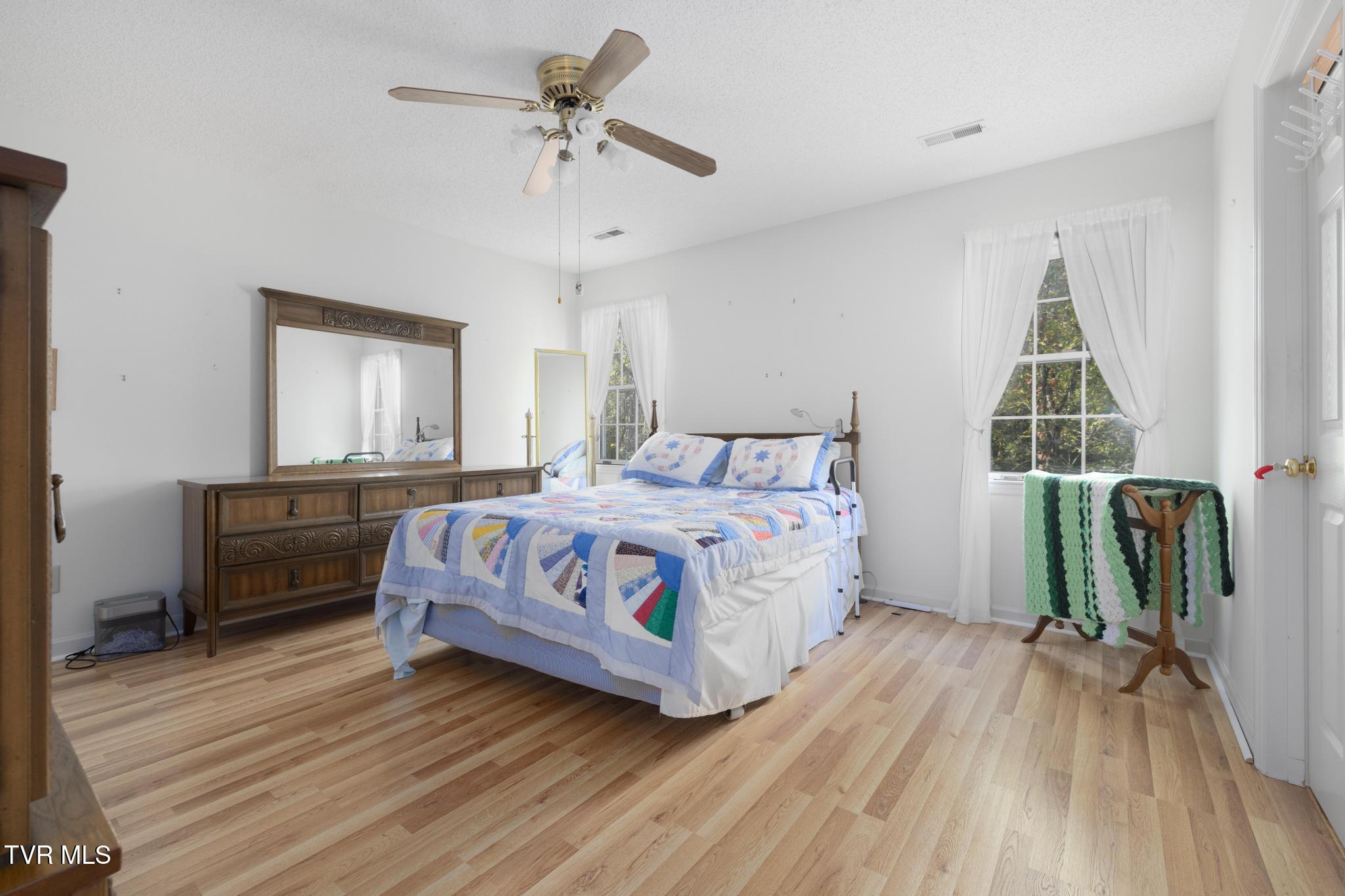 1725 West Lakeview Drive 31