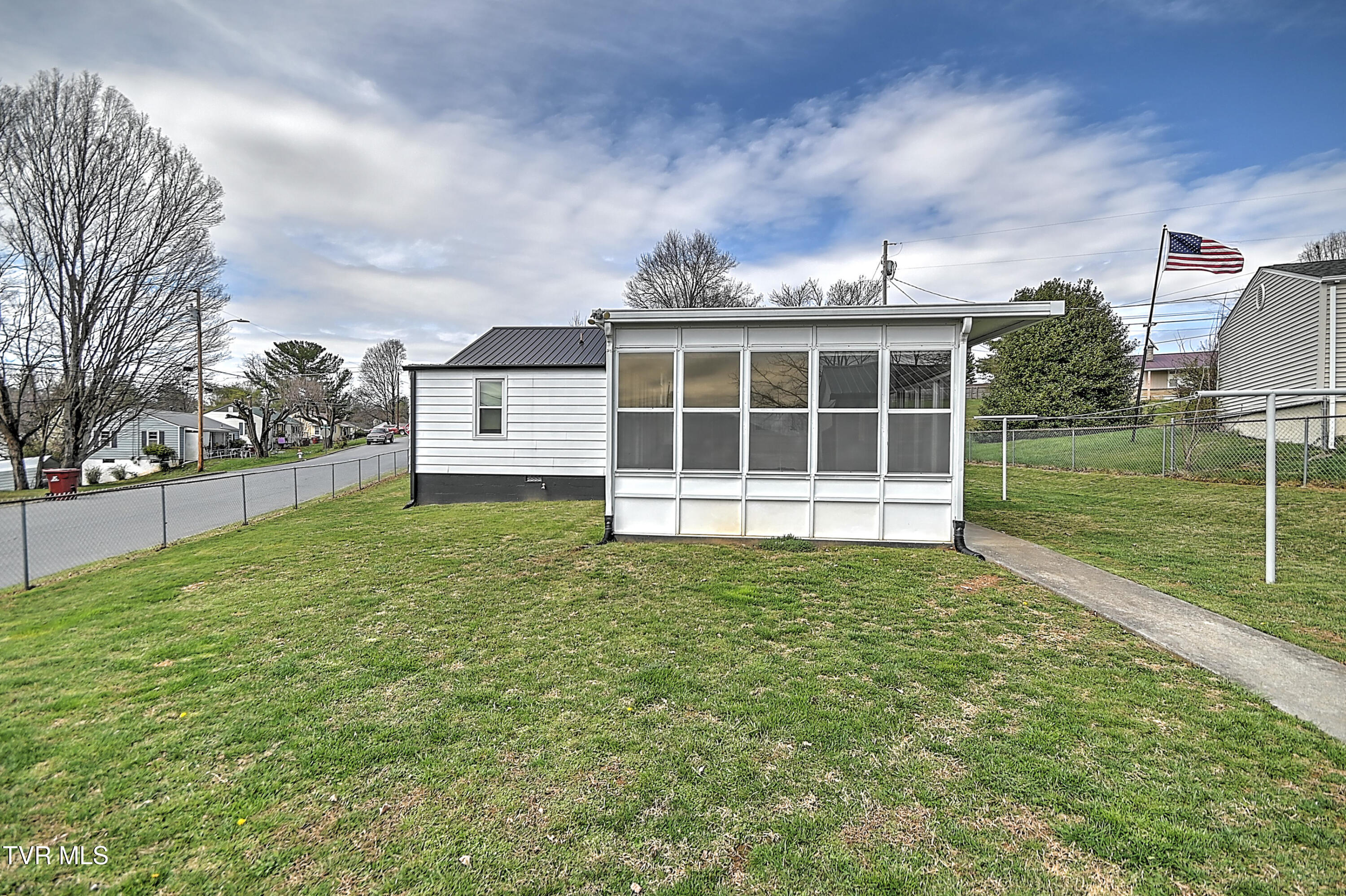 1017 Harding Avenue
