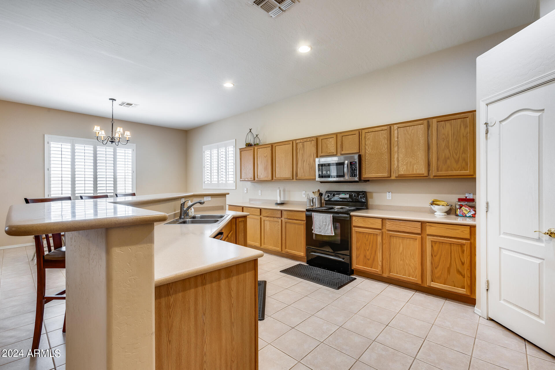 7343 W ROWEL Road