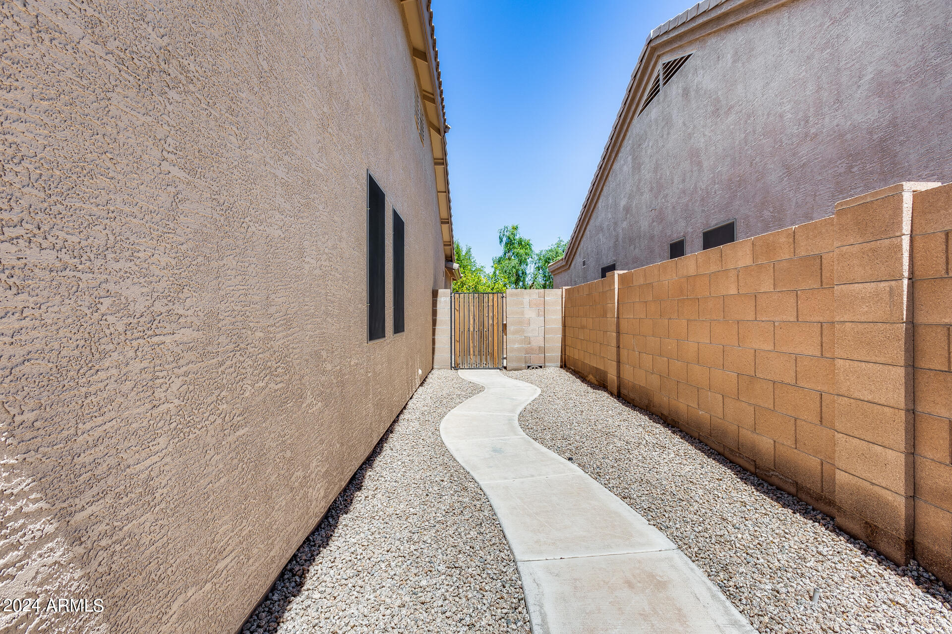 7343 W ROWEL Road