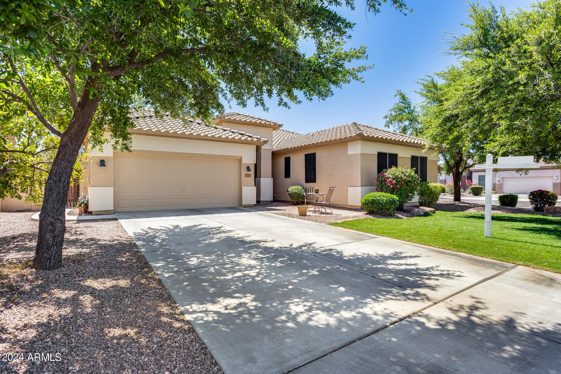 7343 W ROWEL Road