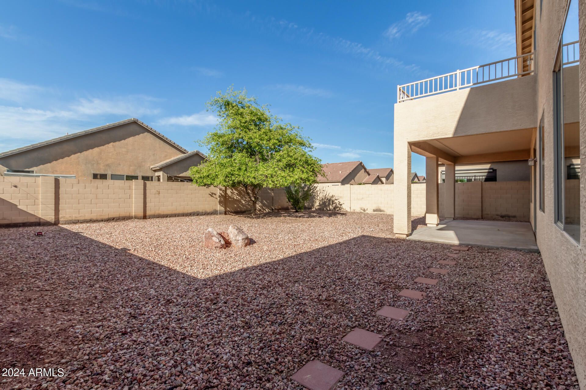 5606 W CARSON Road