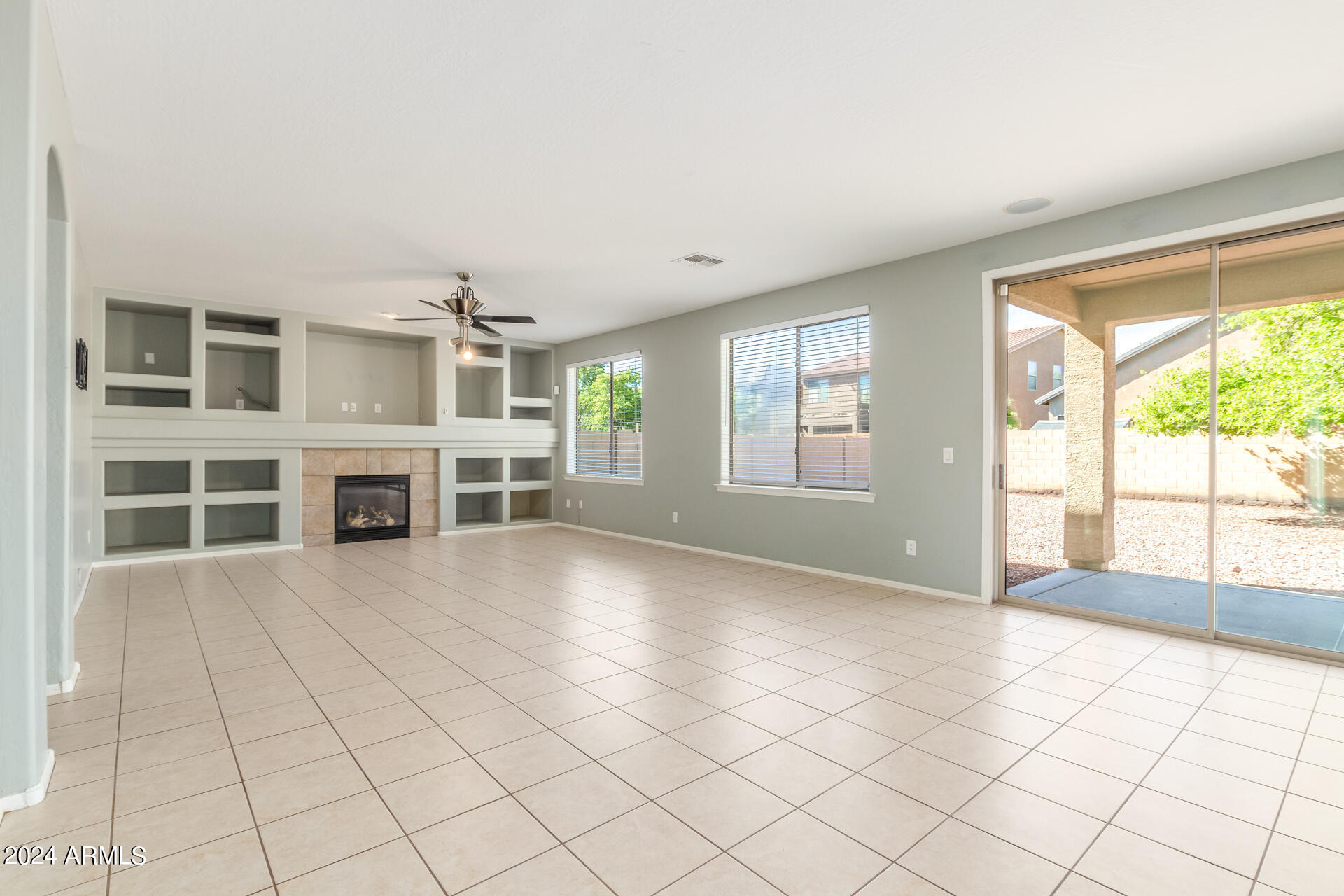 5606 W CARSON Road