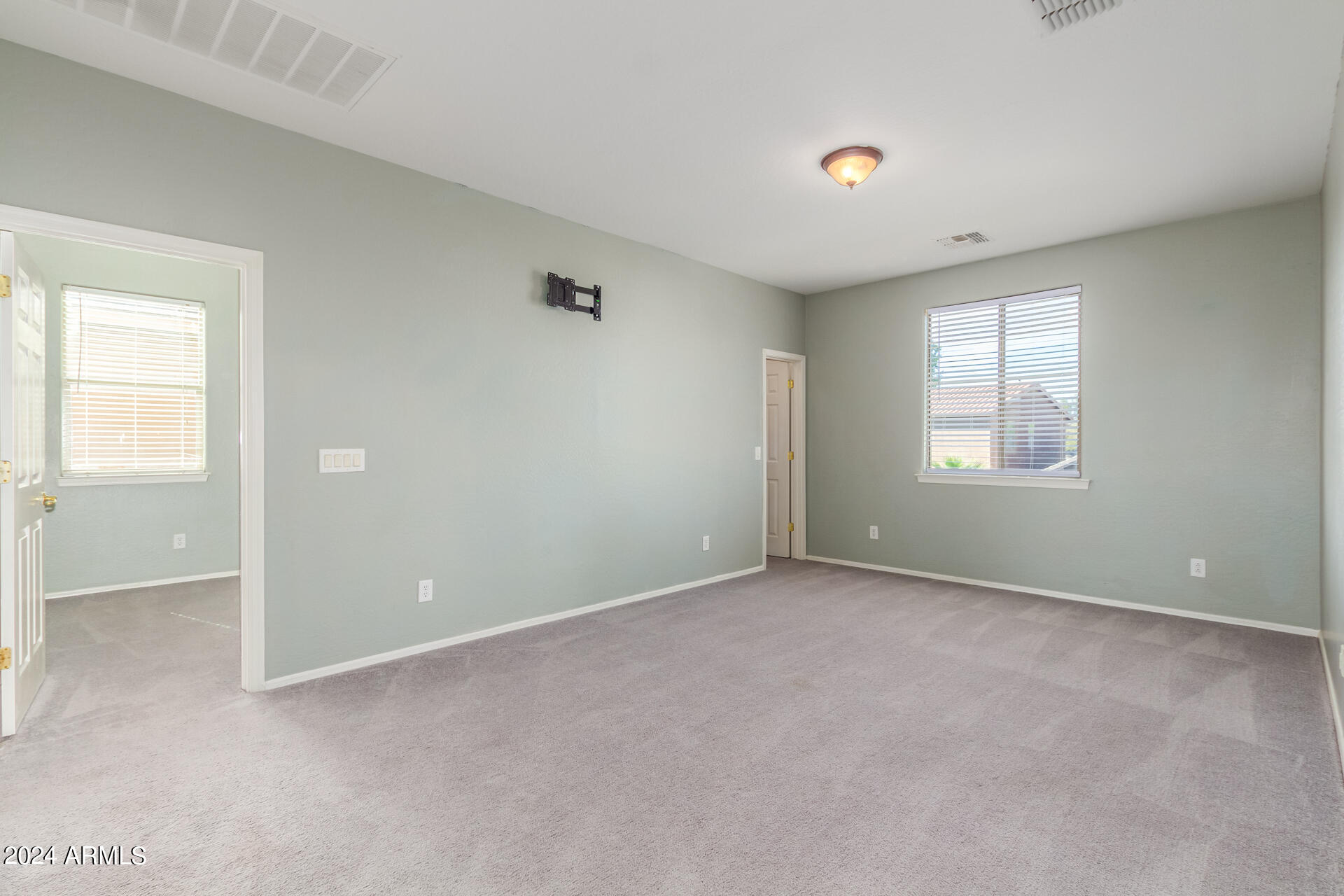 5606 W CARSON Road