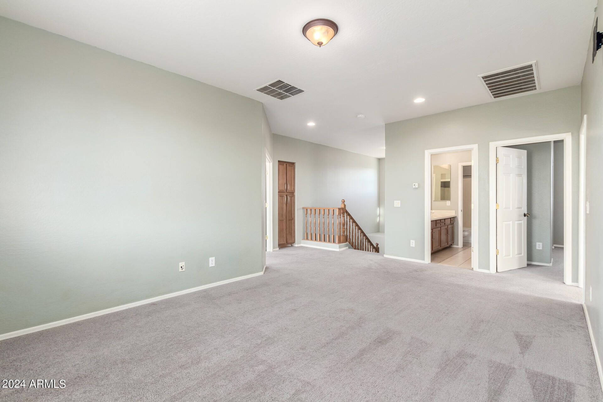 5606 W CARSON Road