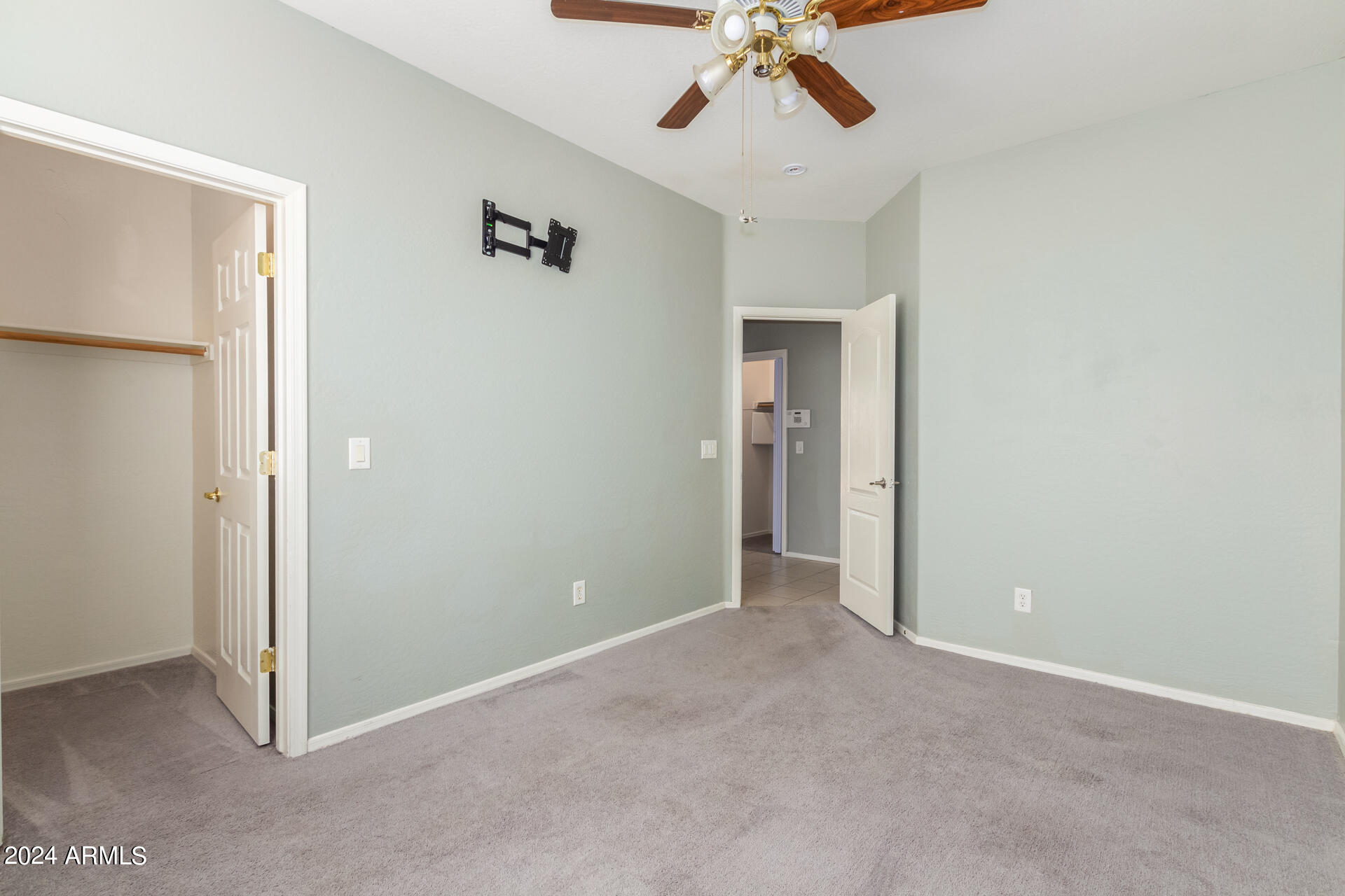 5606 W CARSON Road