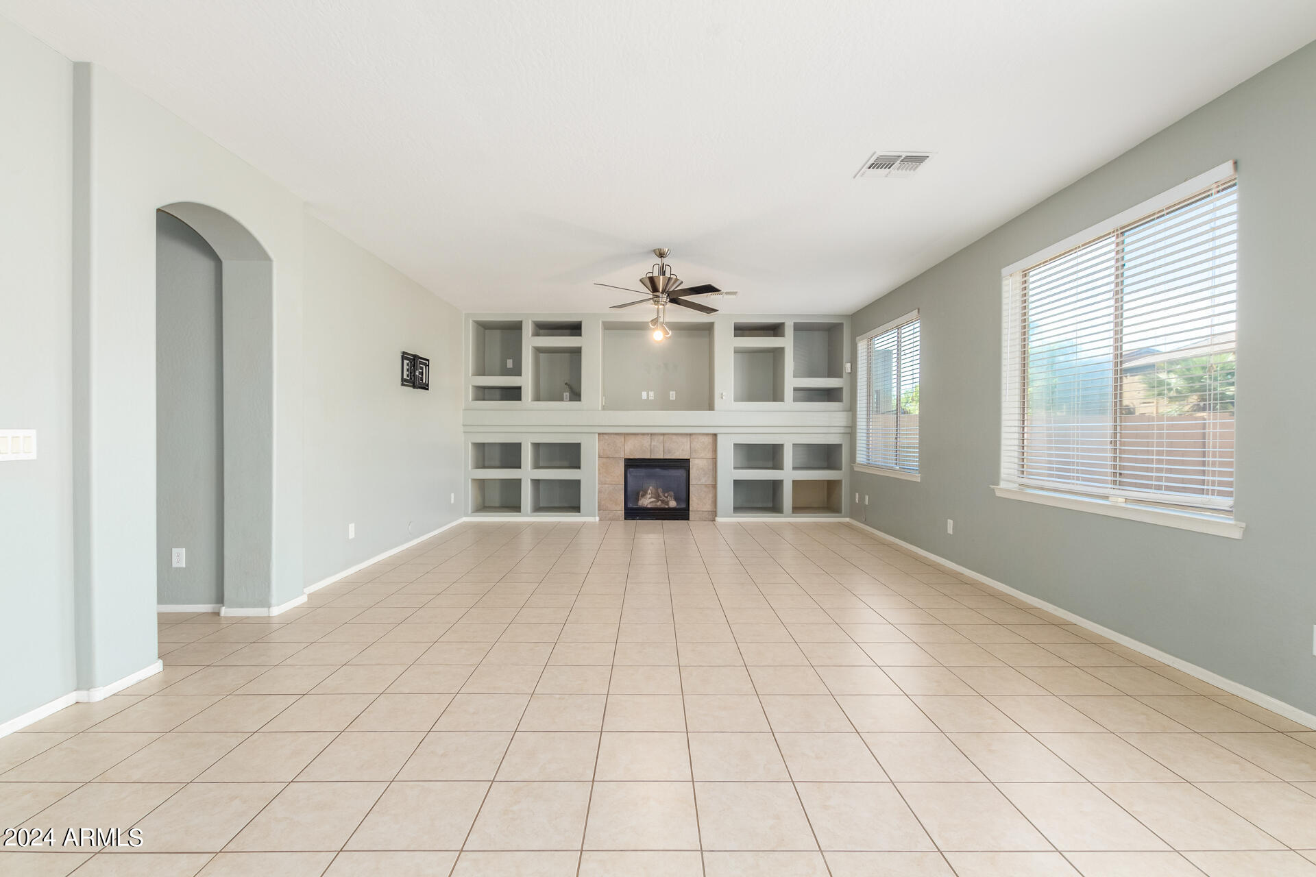 5606 W CARSON Road