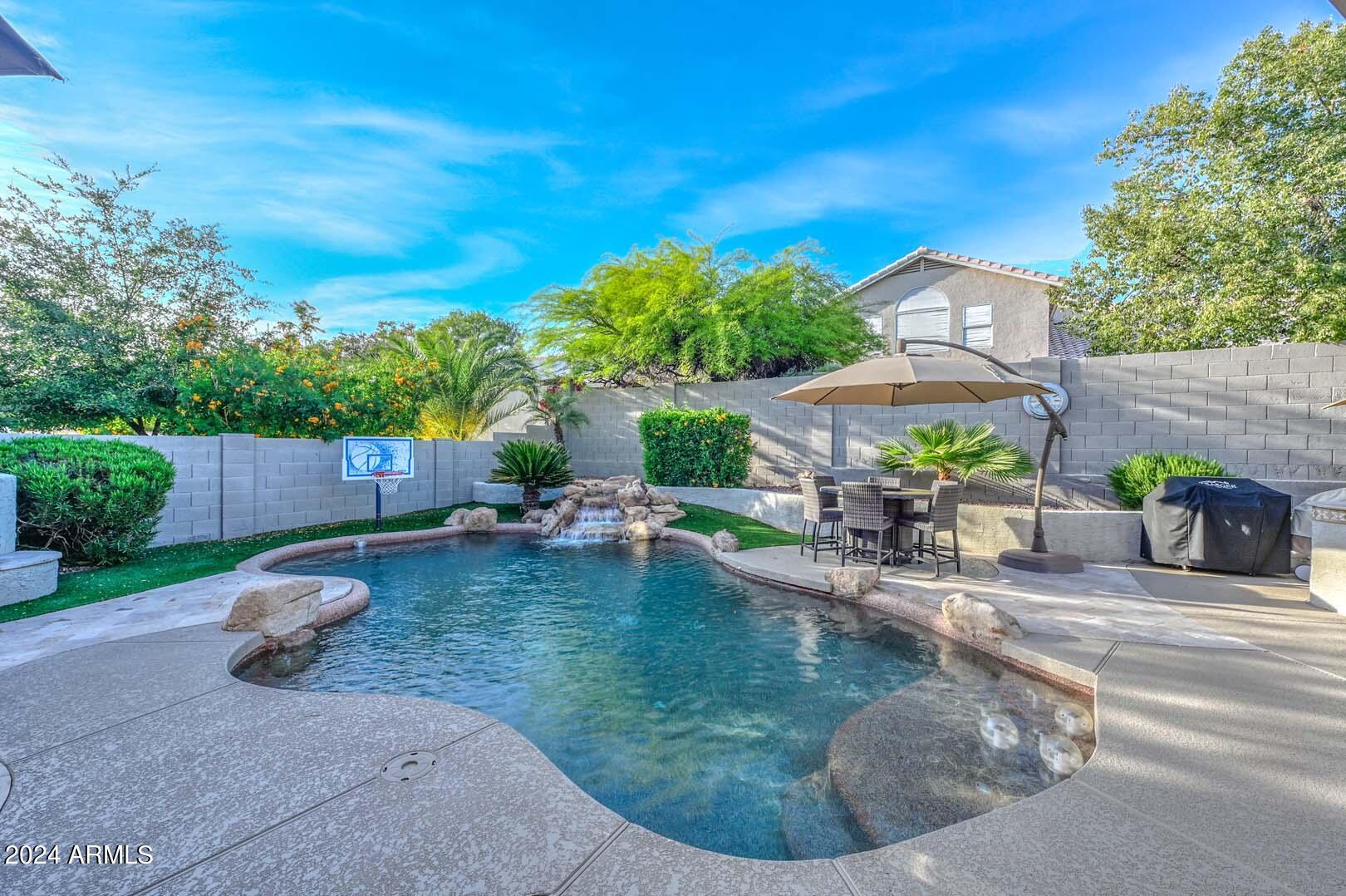 6380 W VIA MONTOYA Drive