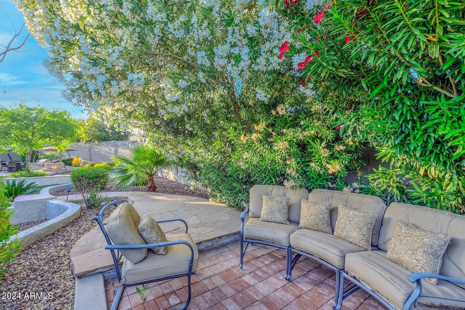 6380 W VIA MONTOYA Drive