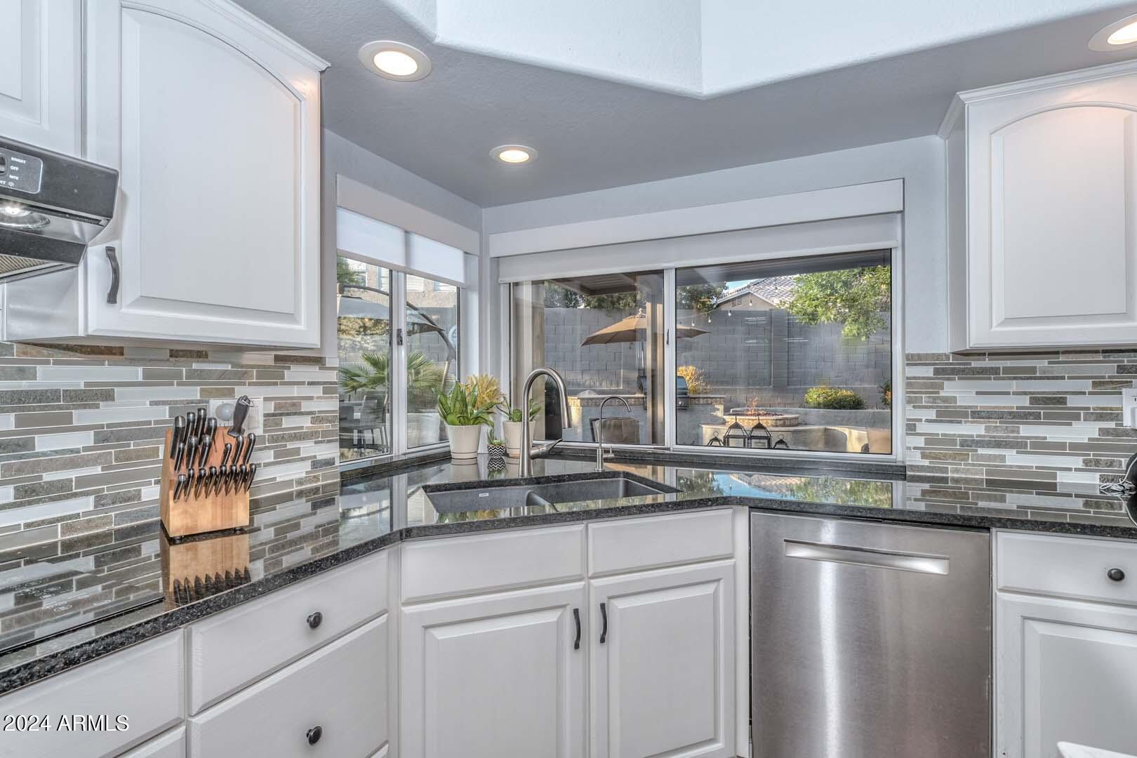 6380 W VIA MONTOYA Drive