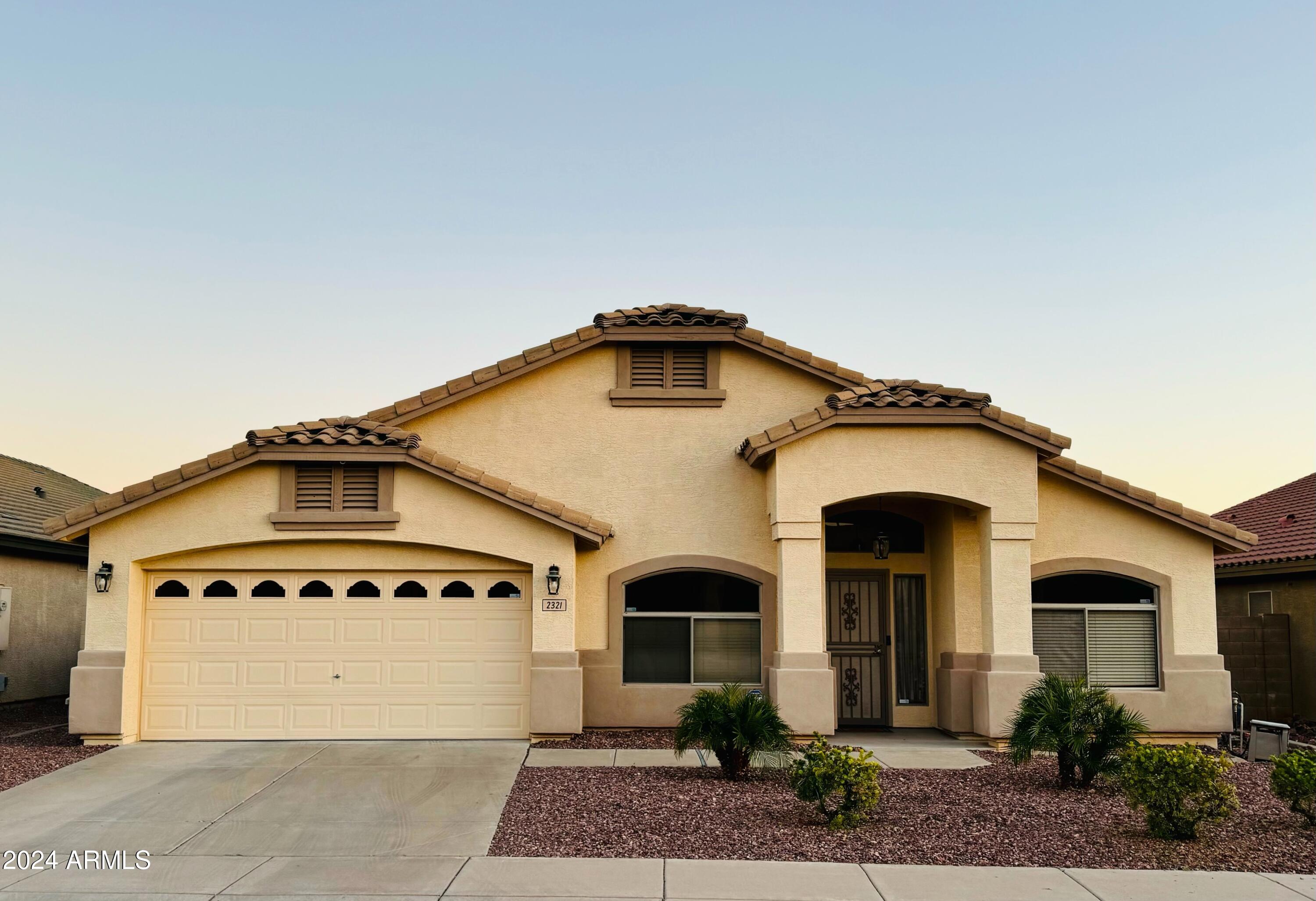 2321 W HEDGEHOG Place