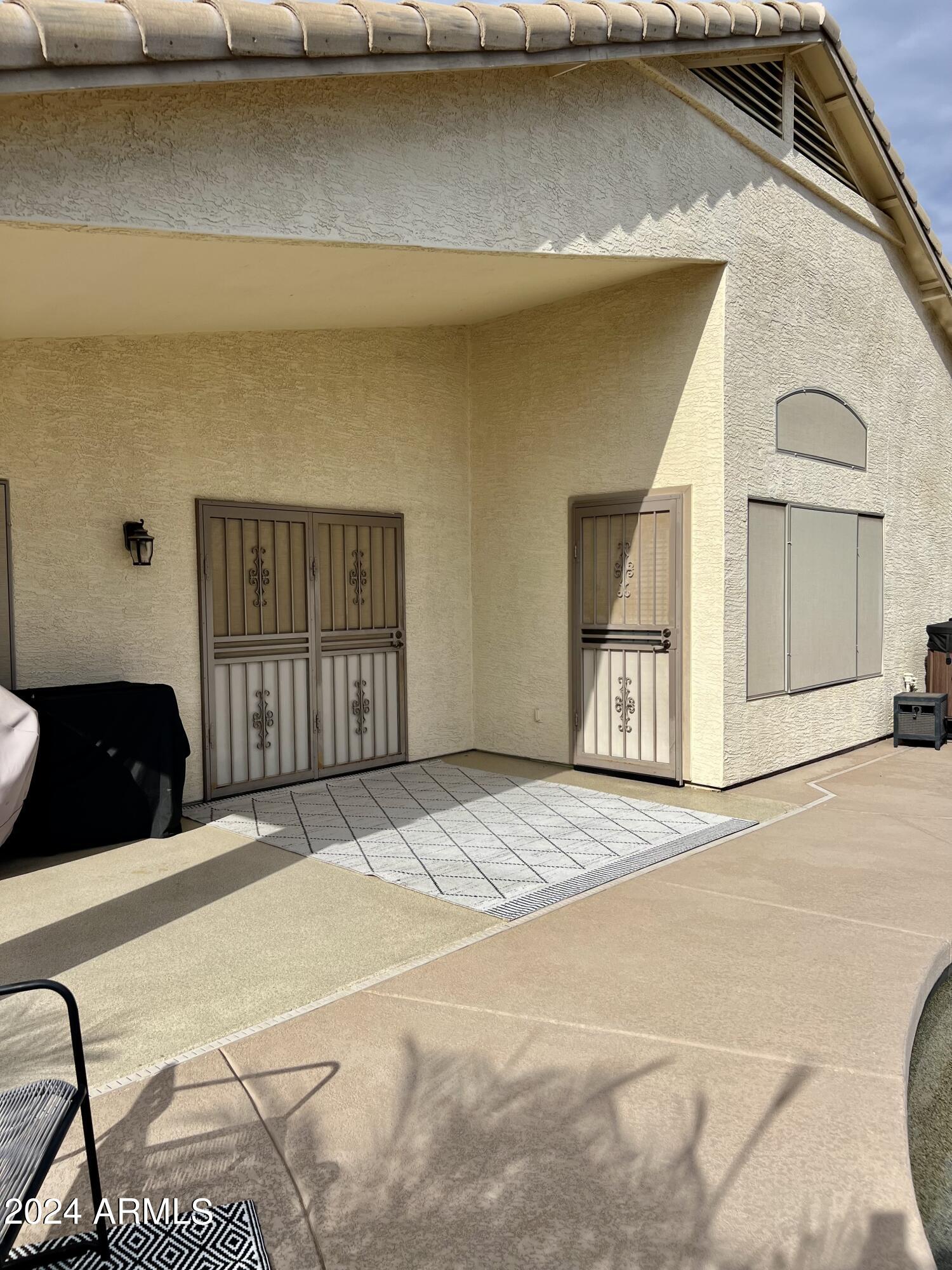 2321 W HEDGEHOG Place