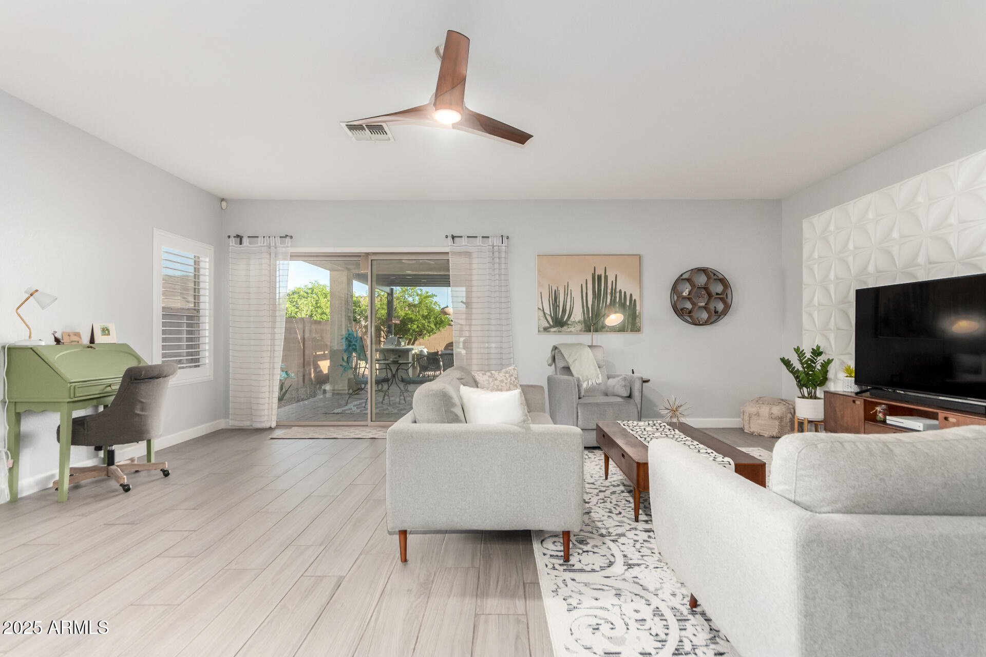 5113 W Molly Lane
