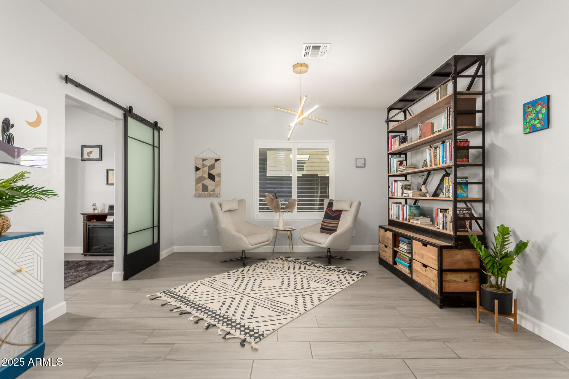 5113 W Molly Lane