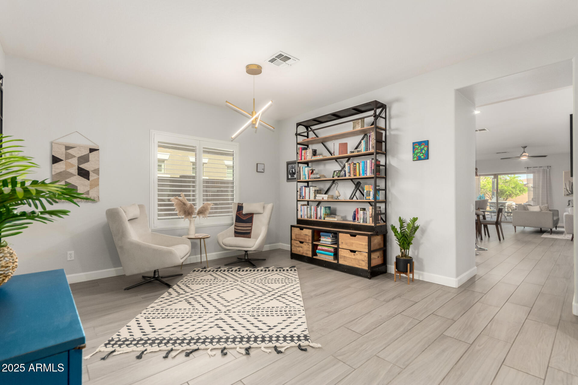 5113 W Molly Lane