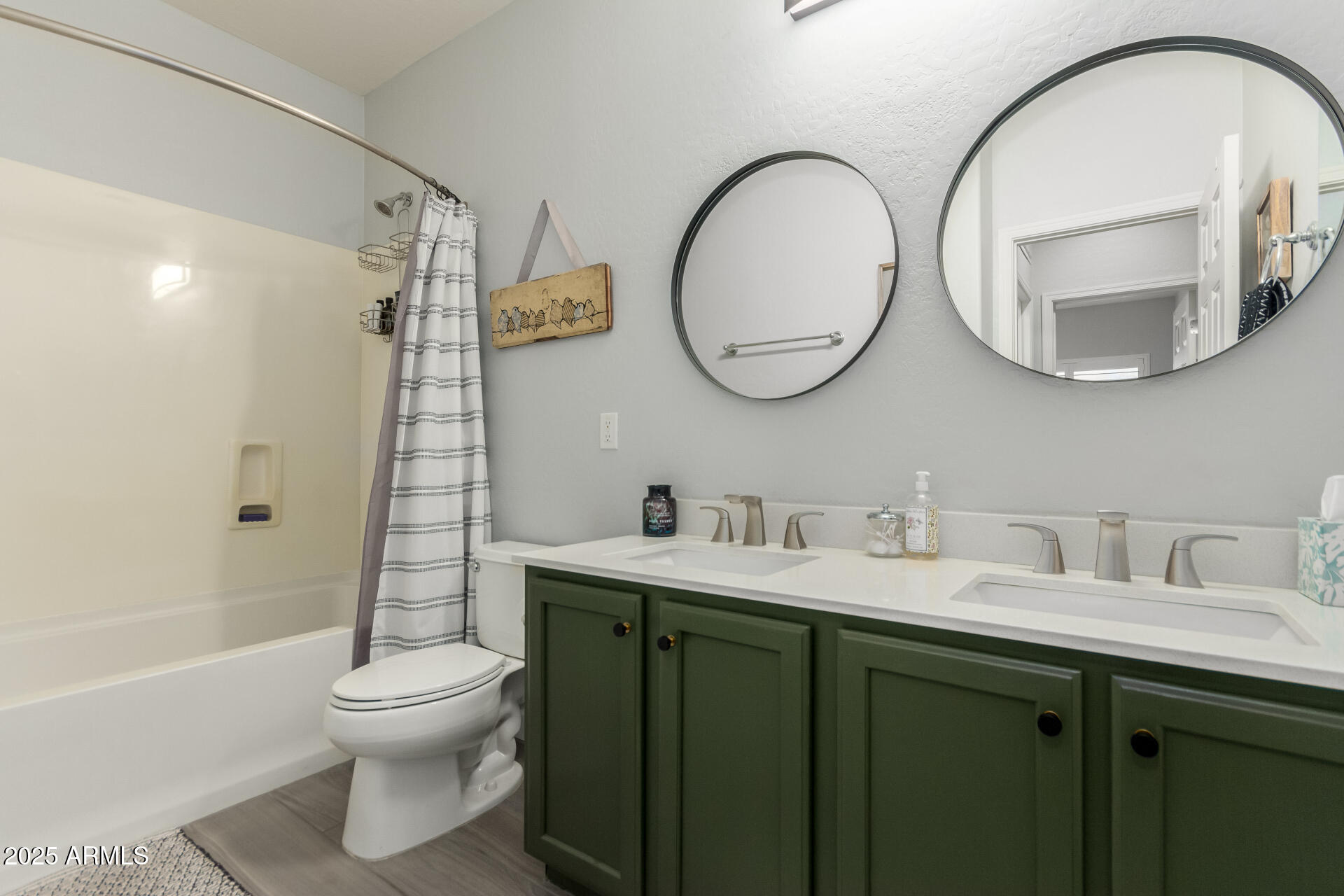 5113 W Molly Lane