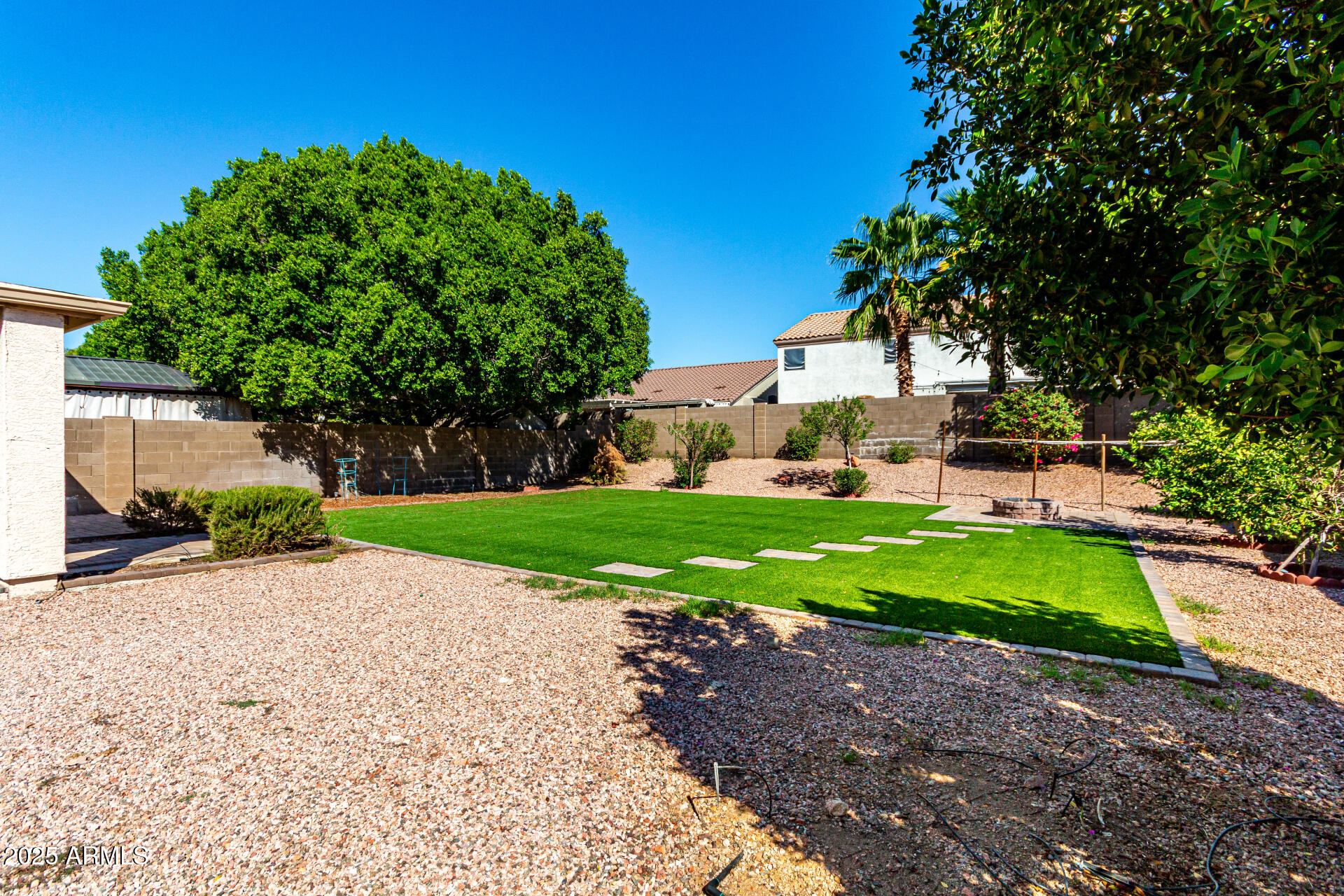 6410 W BUCKSKIN Trail