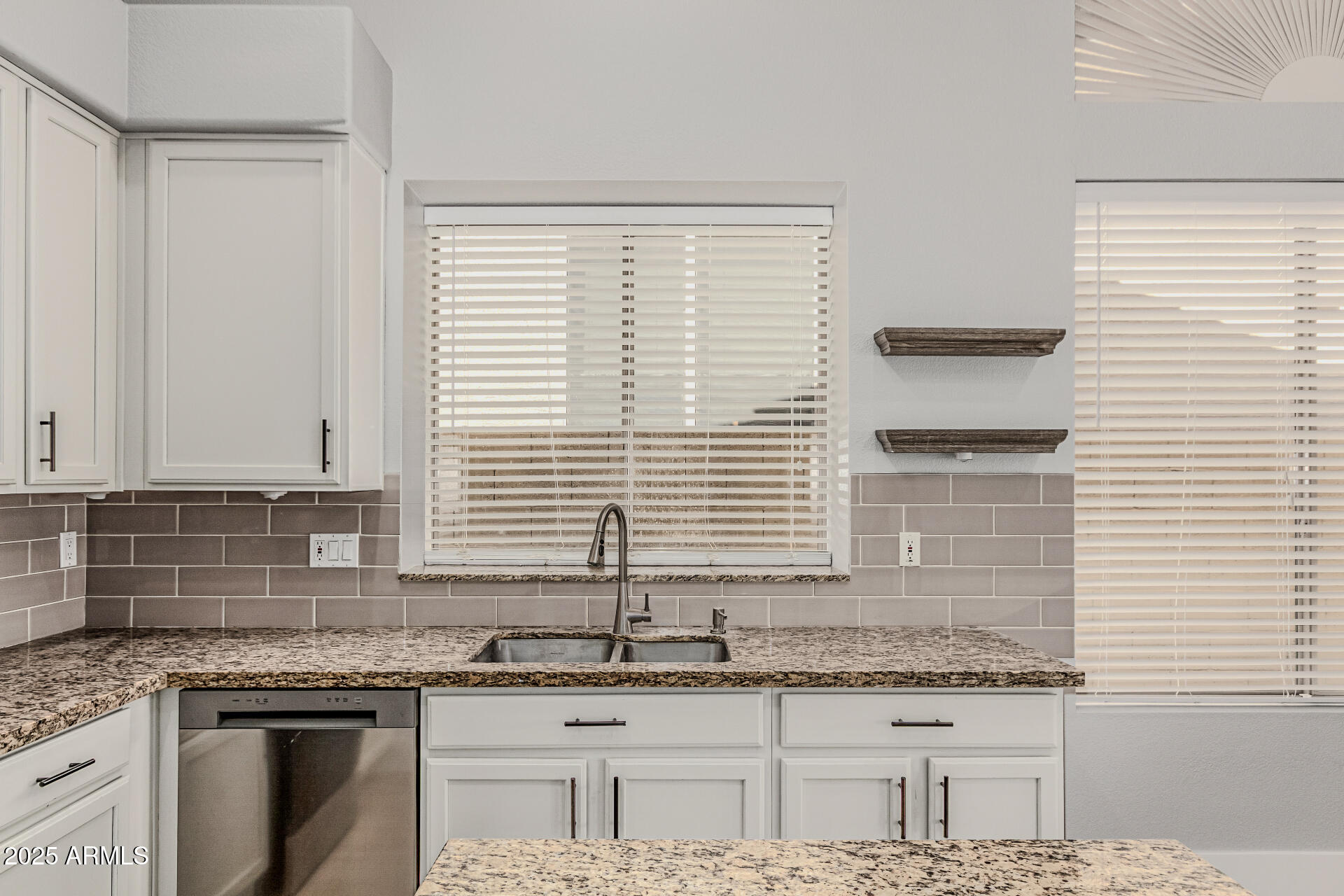 6410 W BUCKSKIN Trail