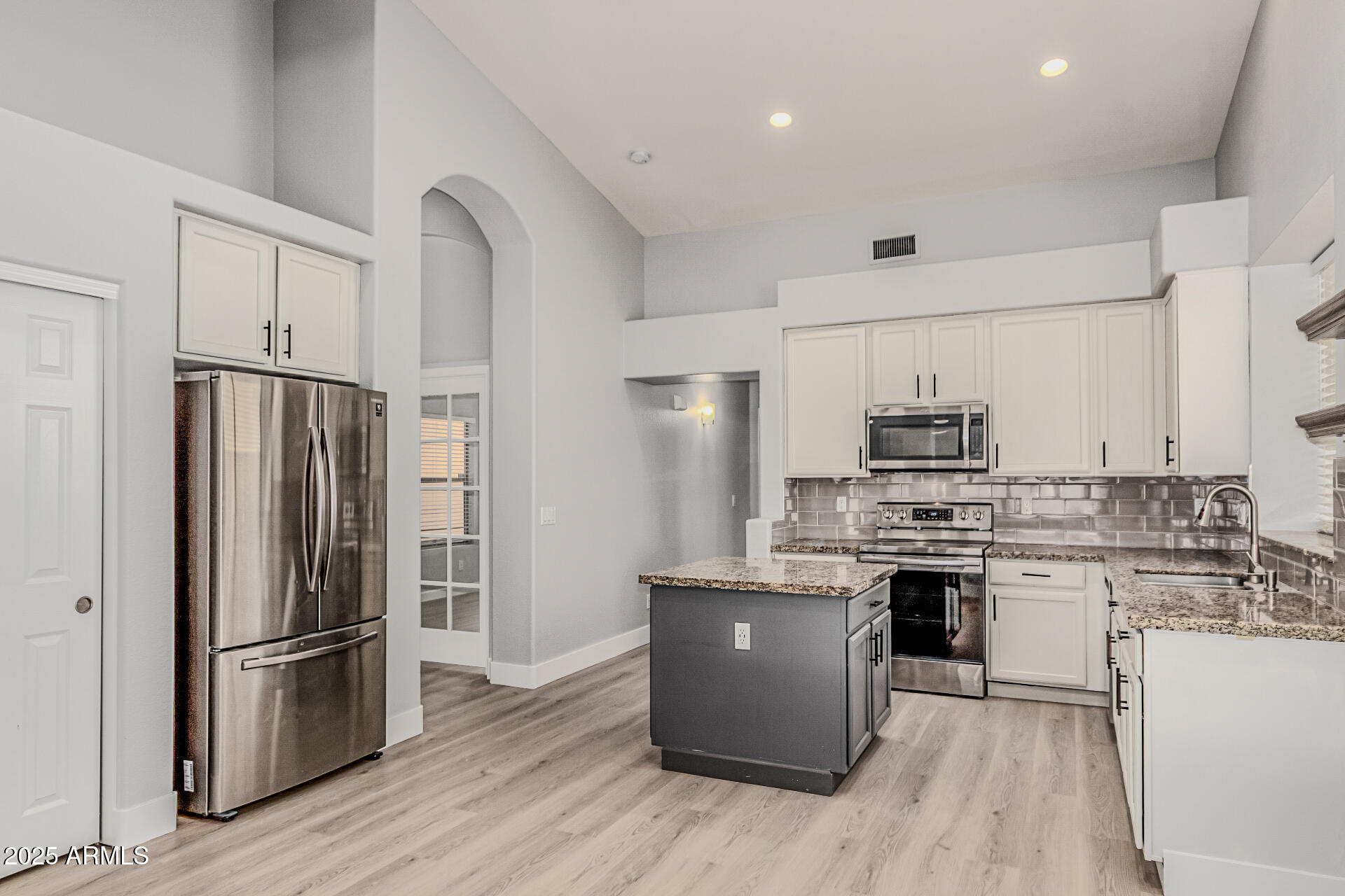 6410 W BUCKSKIN Trail