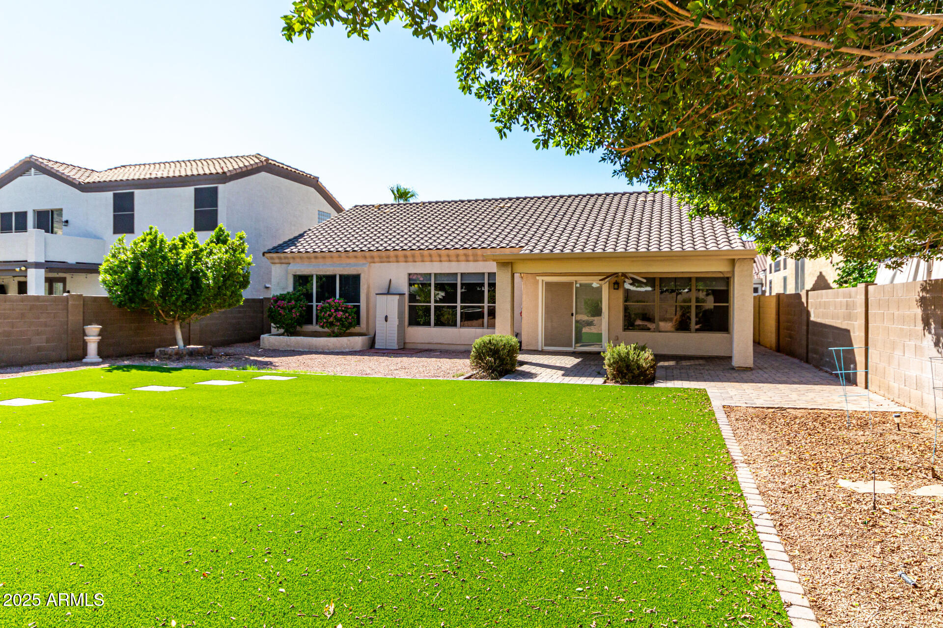 6410 W BUCKSKIN Trail