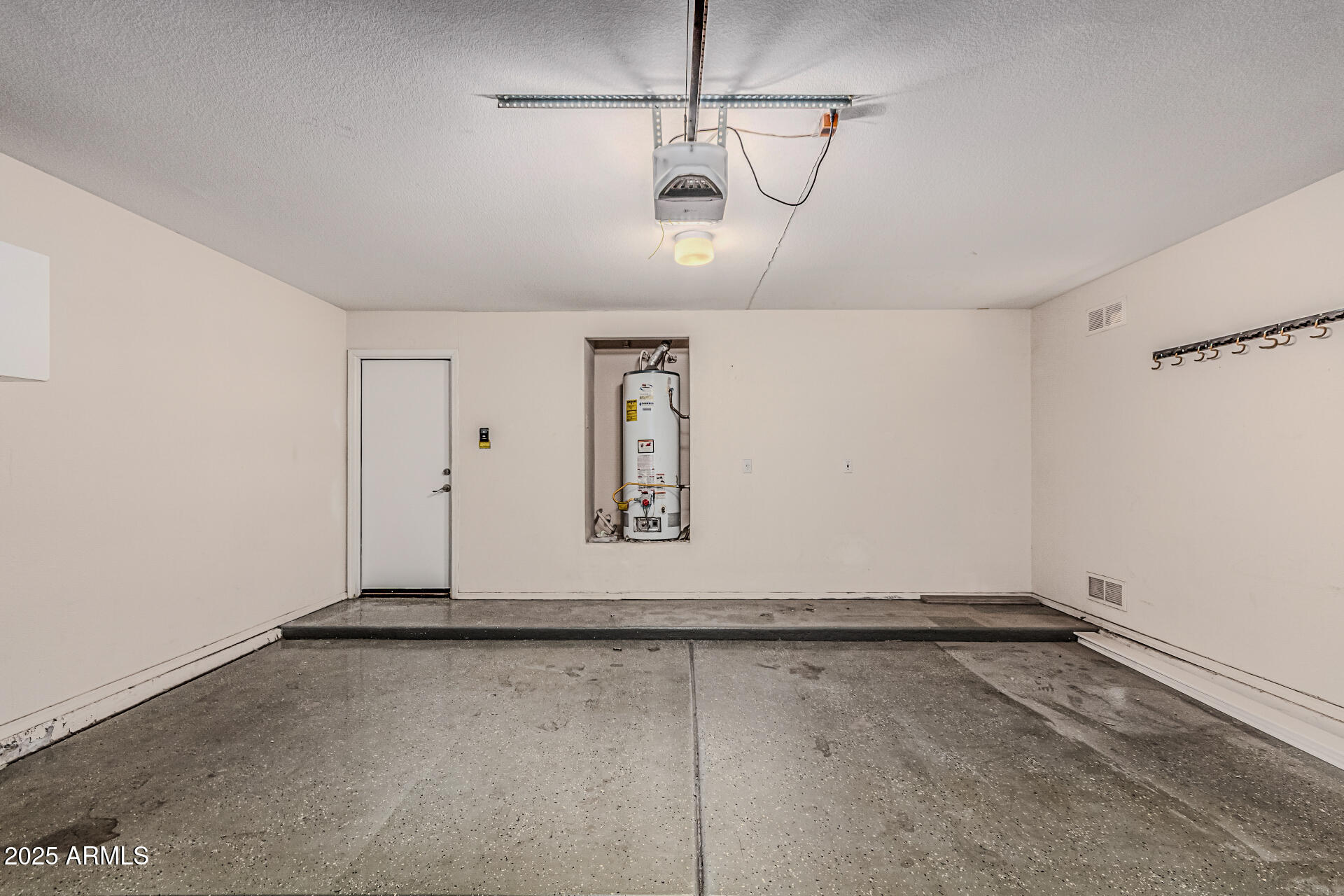 6410 W BUCKSKIN Trail