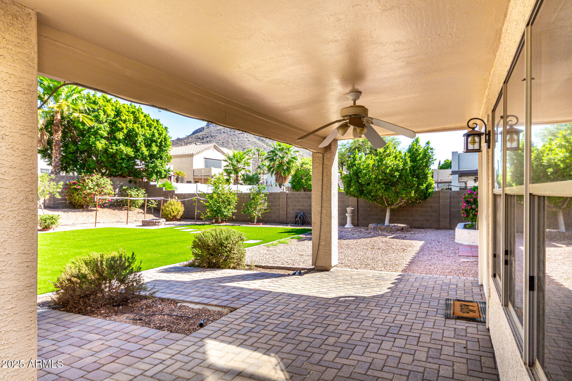 6410 W BUCKSKIN Trail