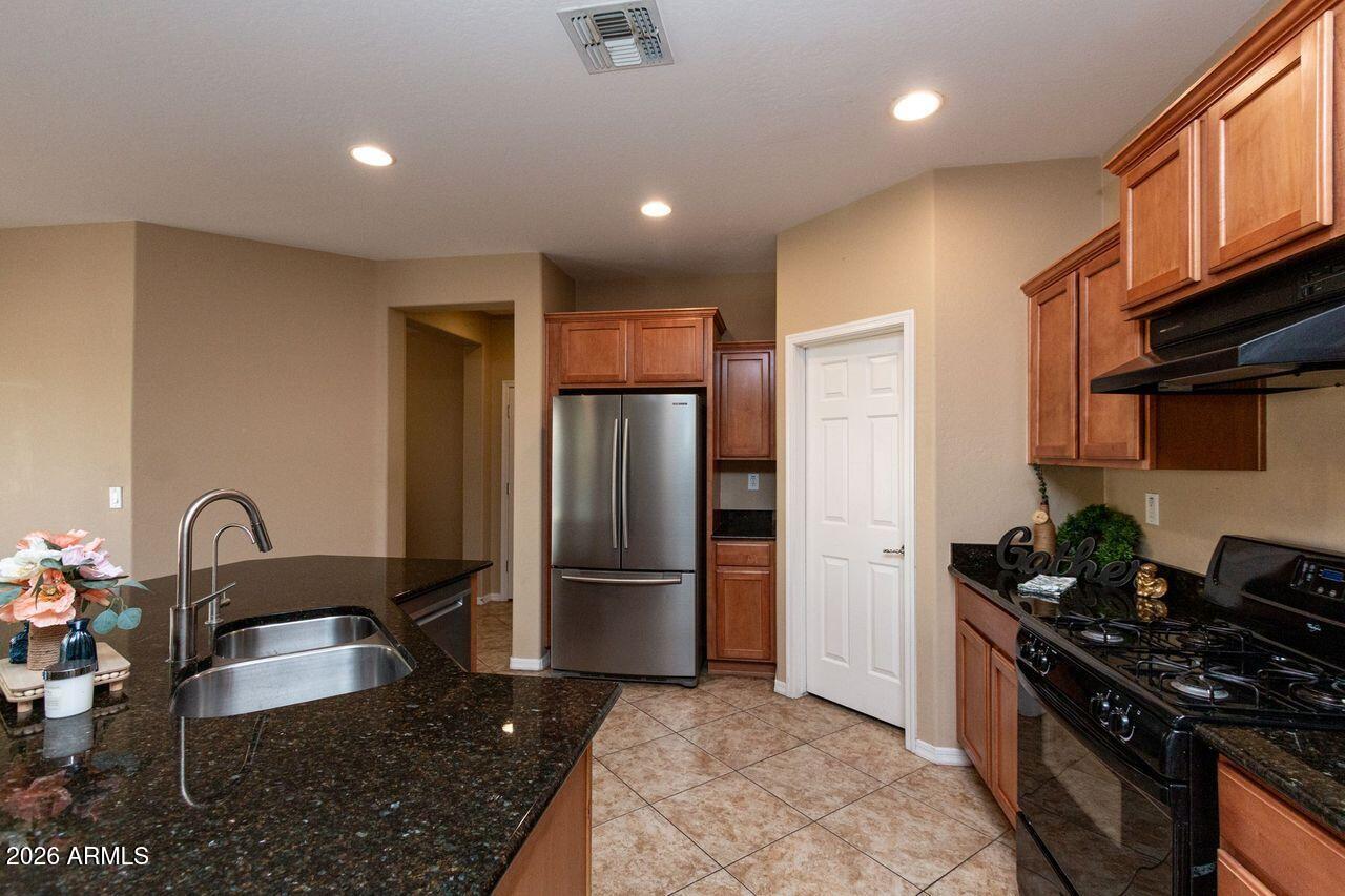 2526 W DESERT VISTA Trail