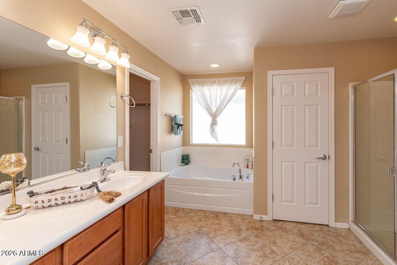2526 W DESERT VISTA Trail