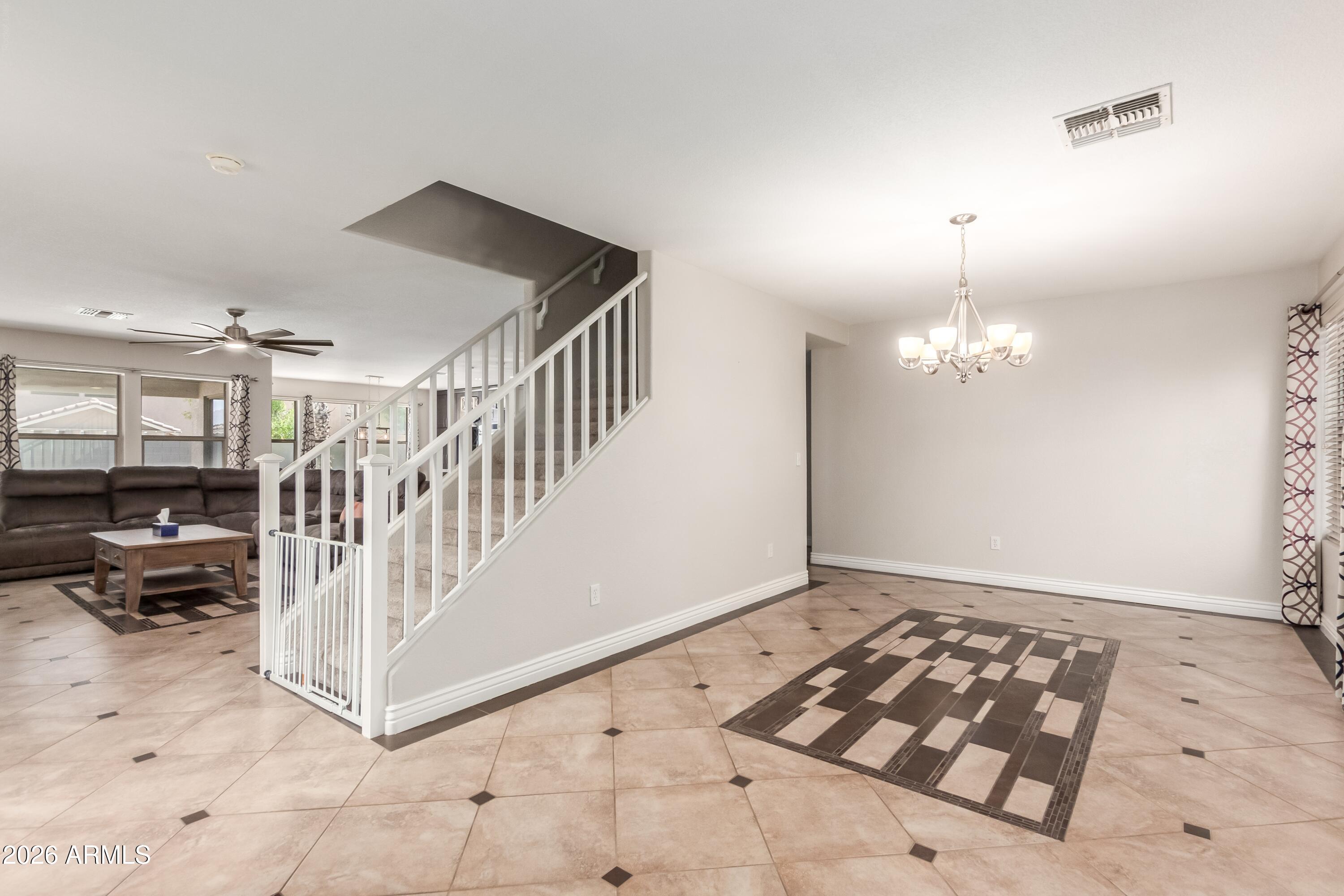 3219 W Molly Lane