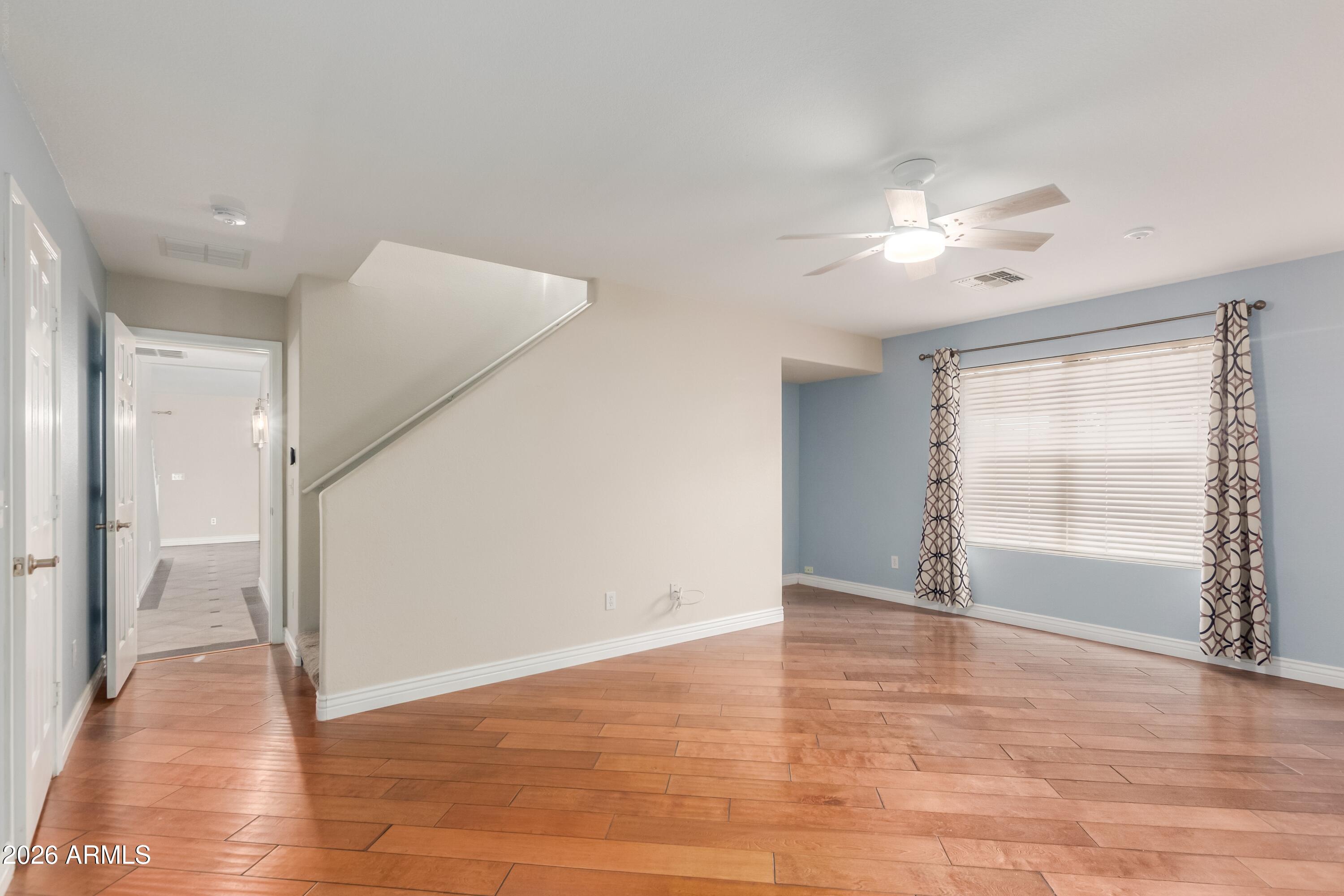 3219 W Molly Lane