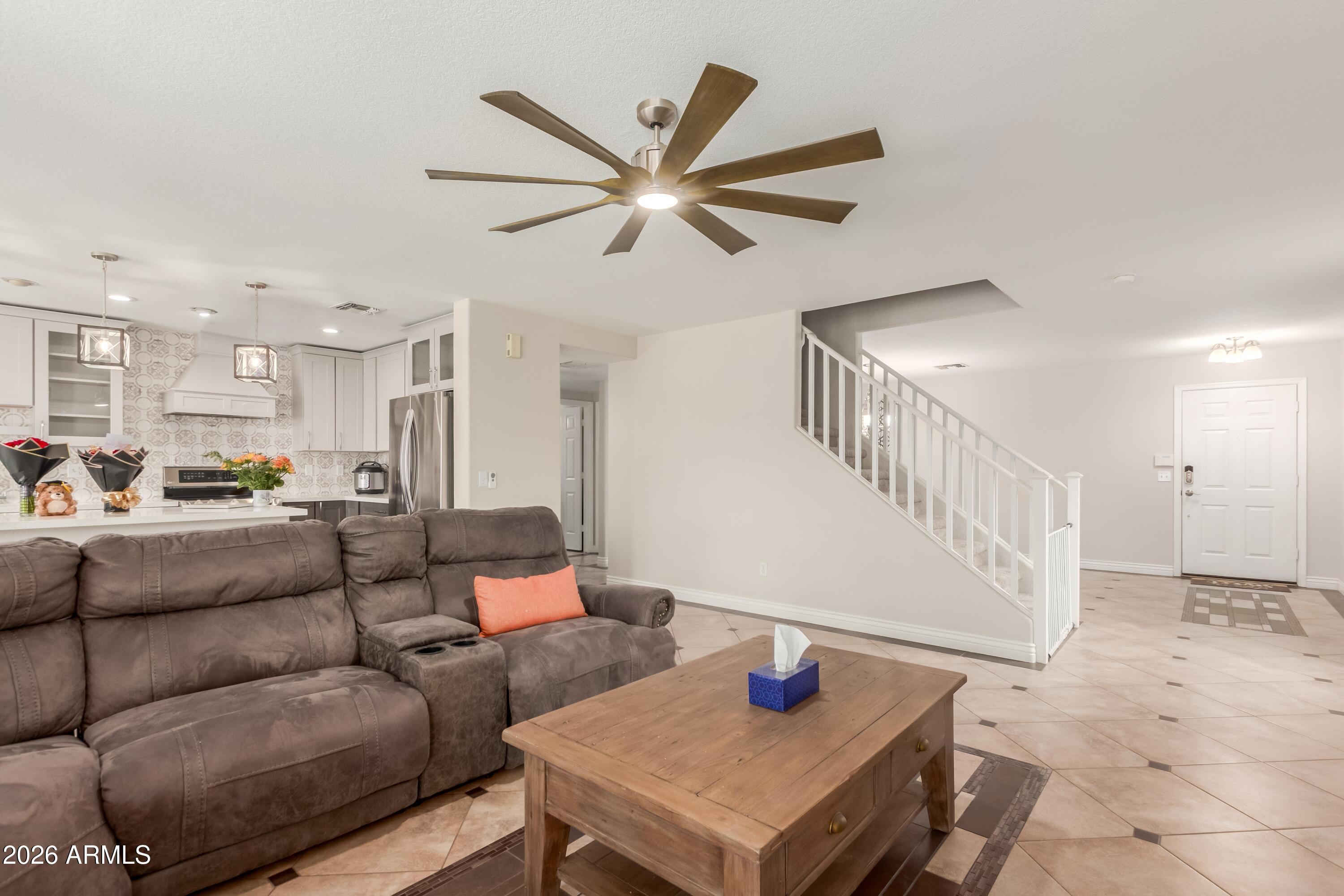 3219 W Molly Lane