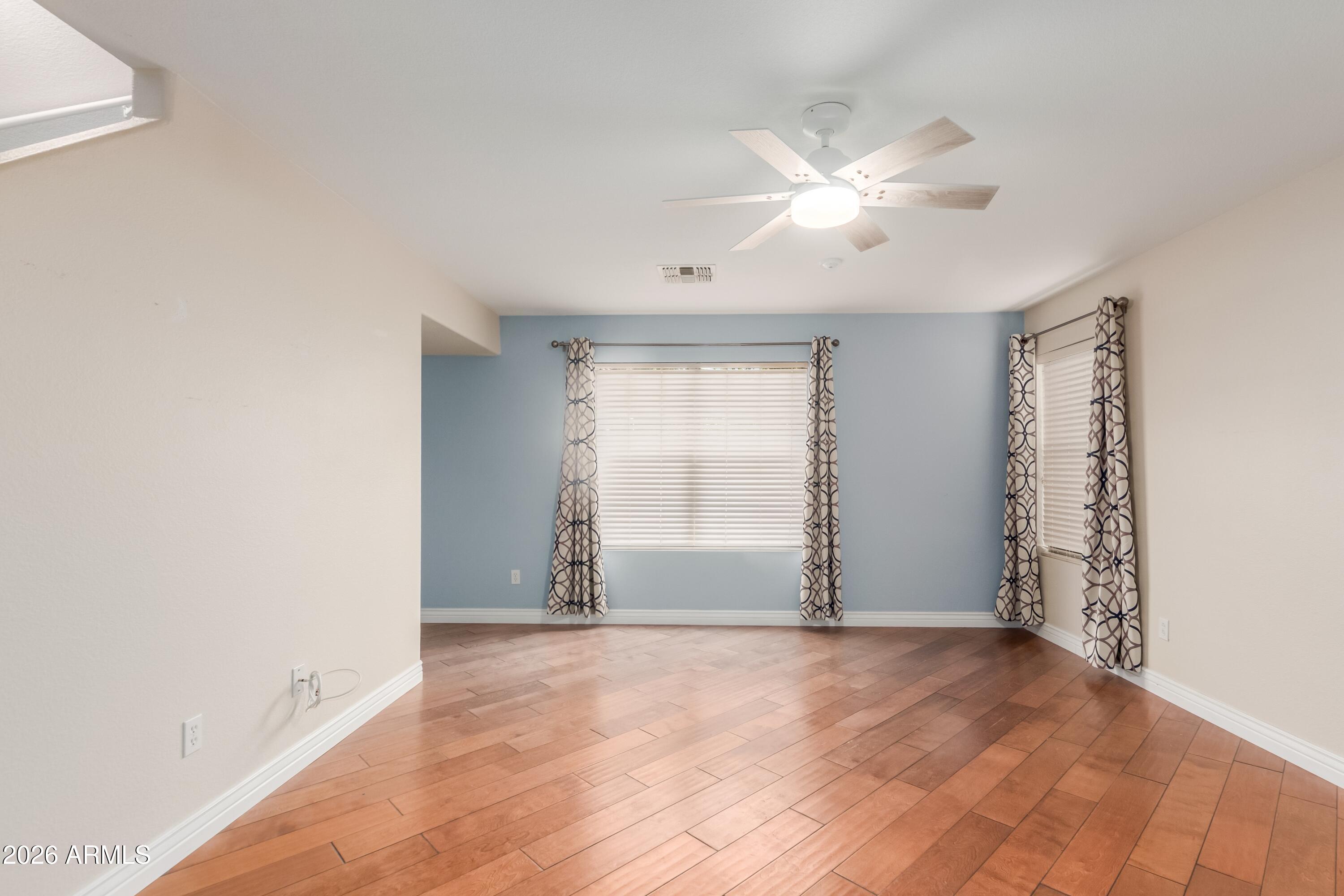 3219 W Molly Lane