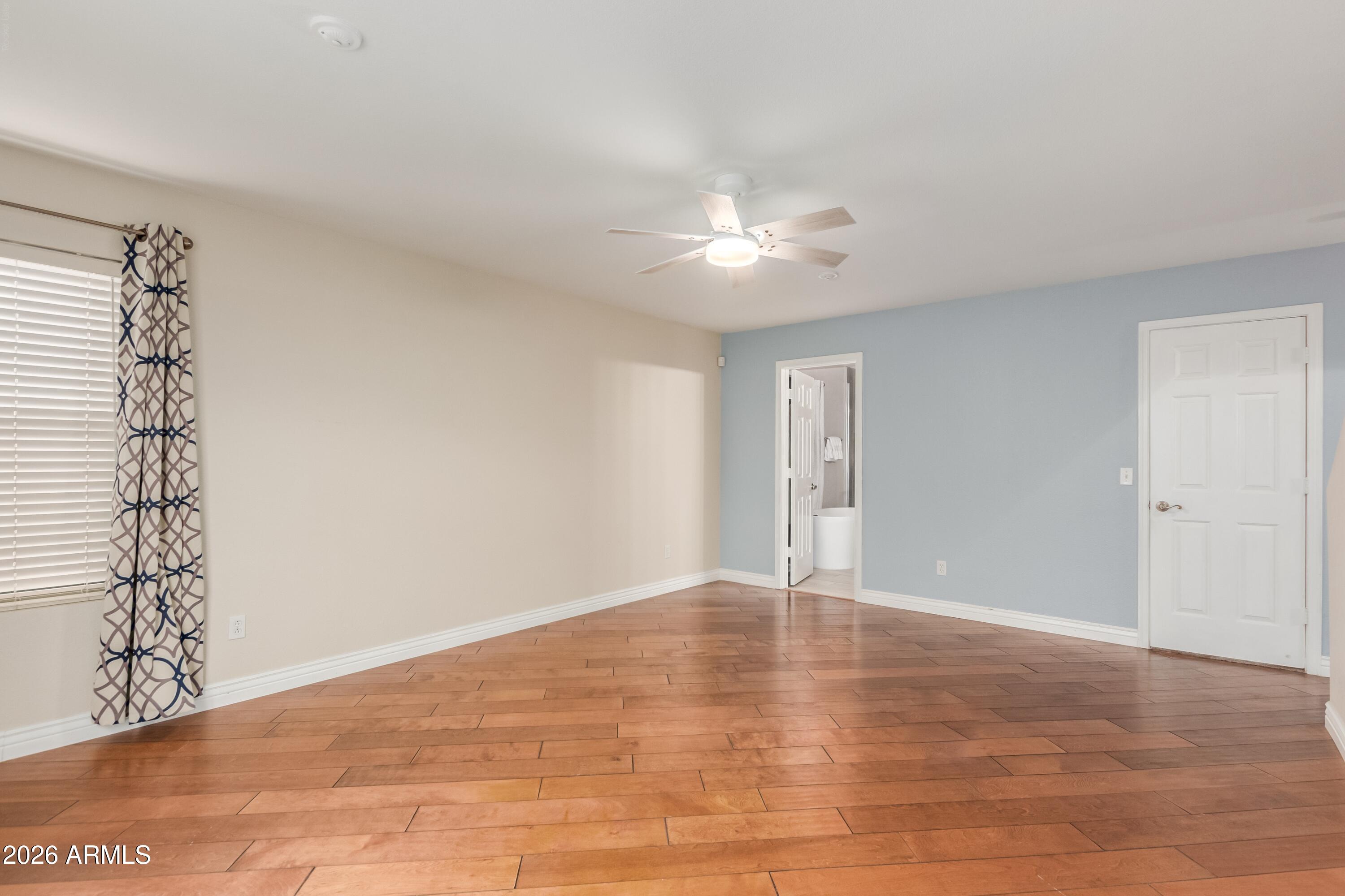 3219 W Molly Lane