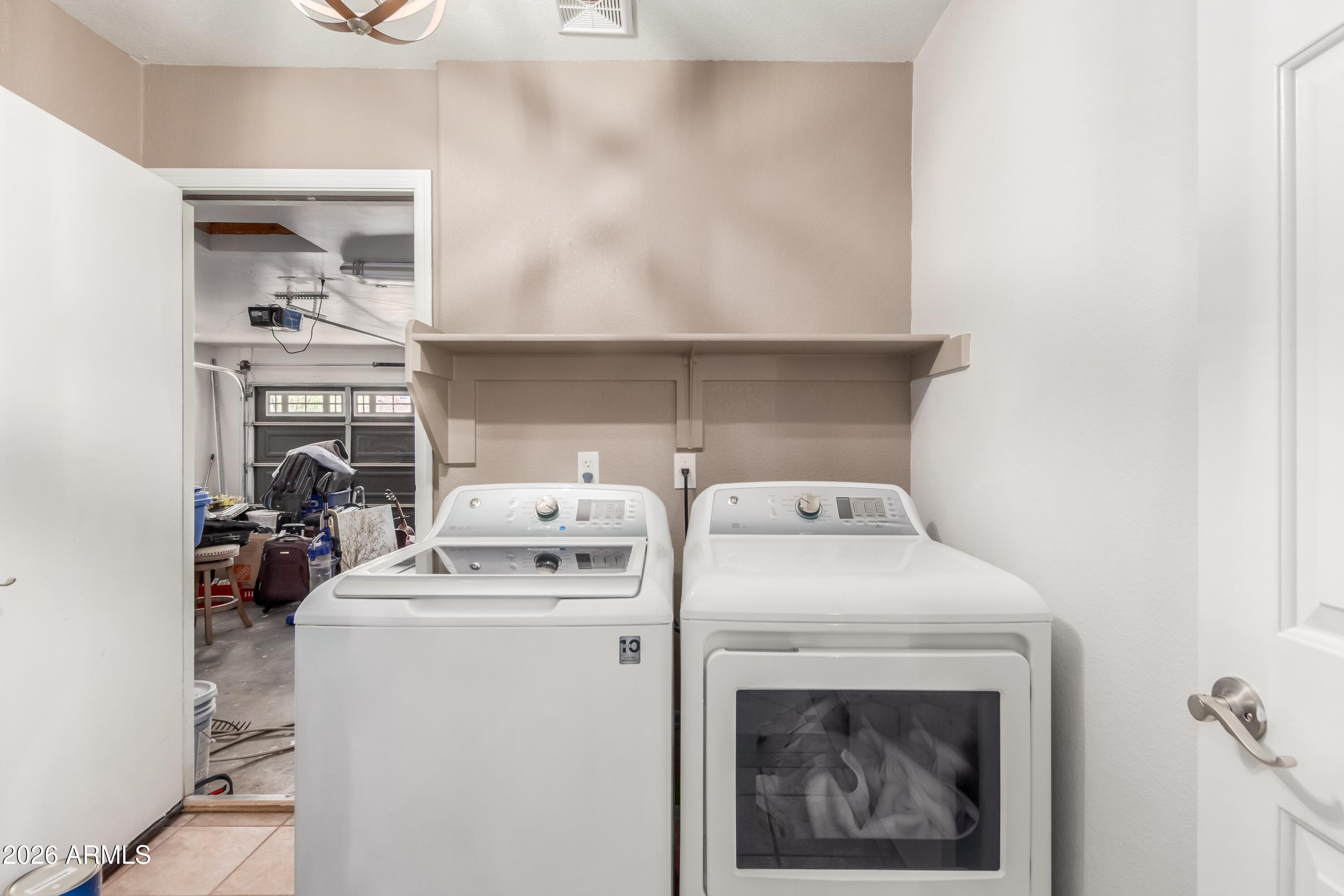 3219 W Molly Lane