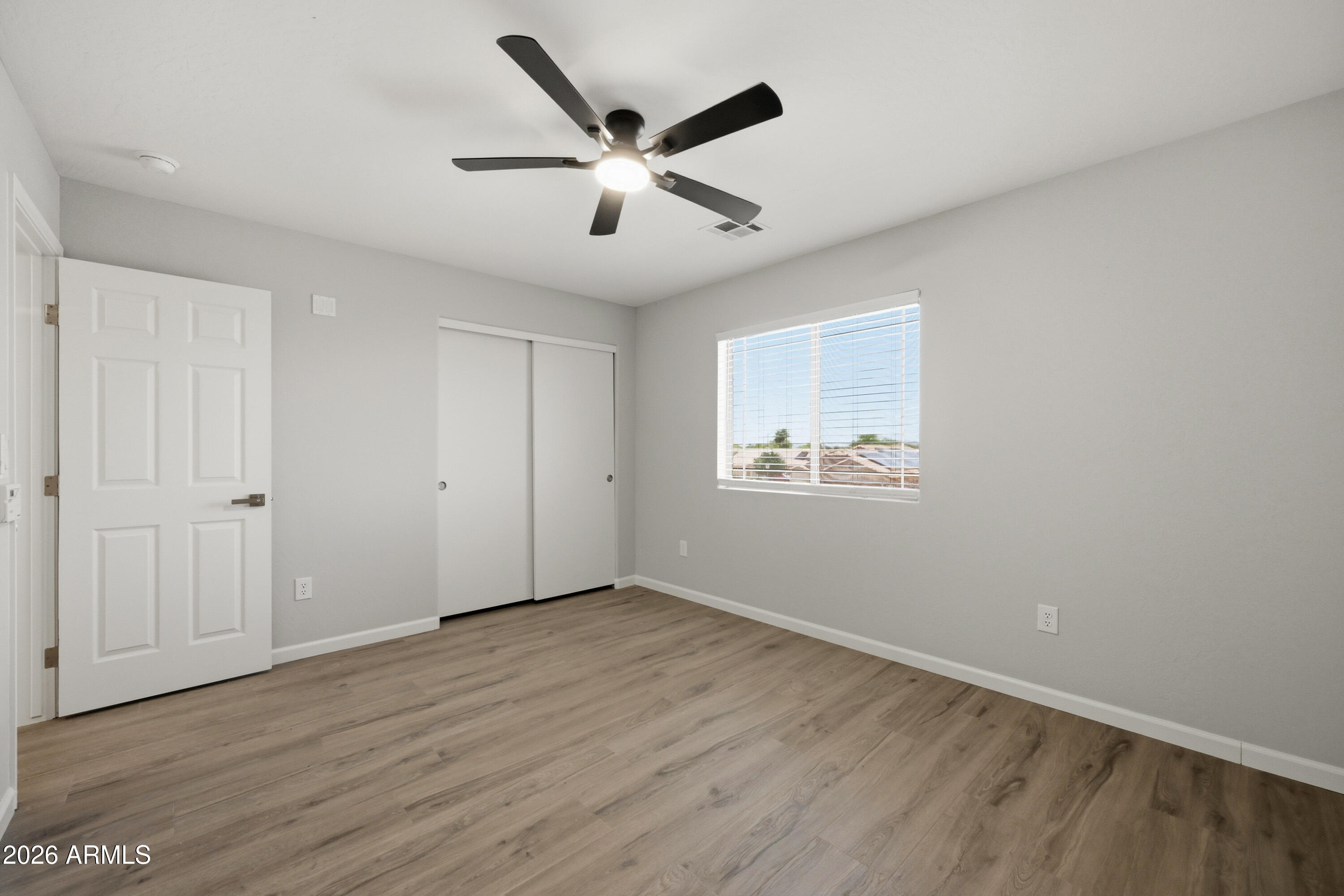 1008 E MOHAWK Drive