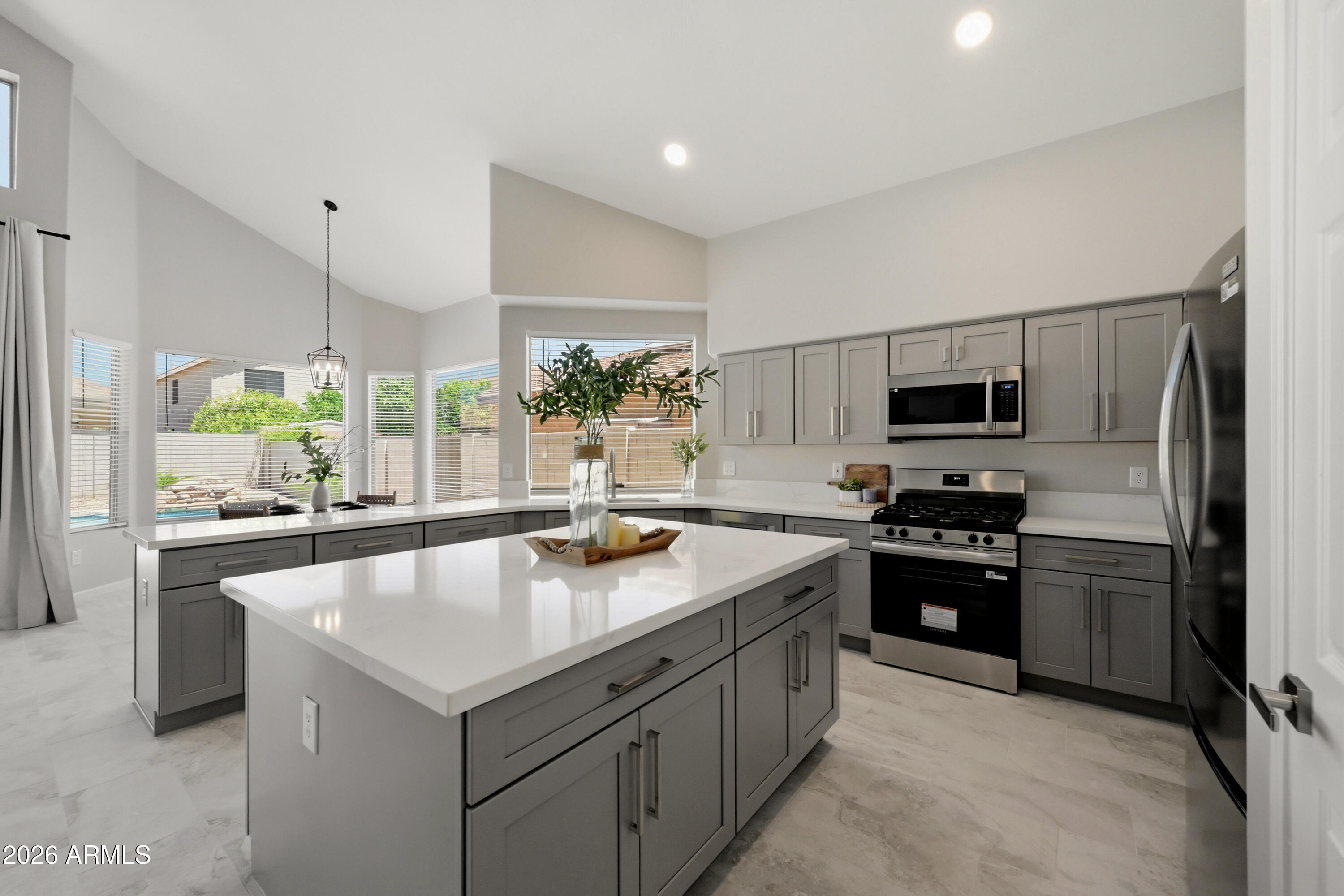 1008 E MOHAWK Drive